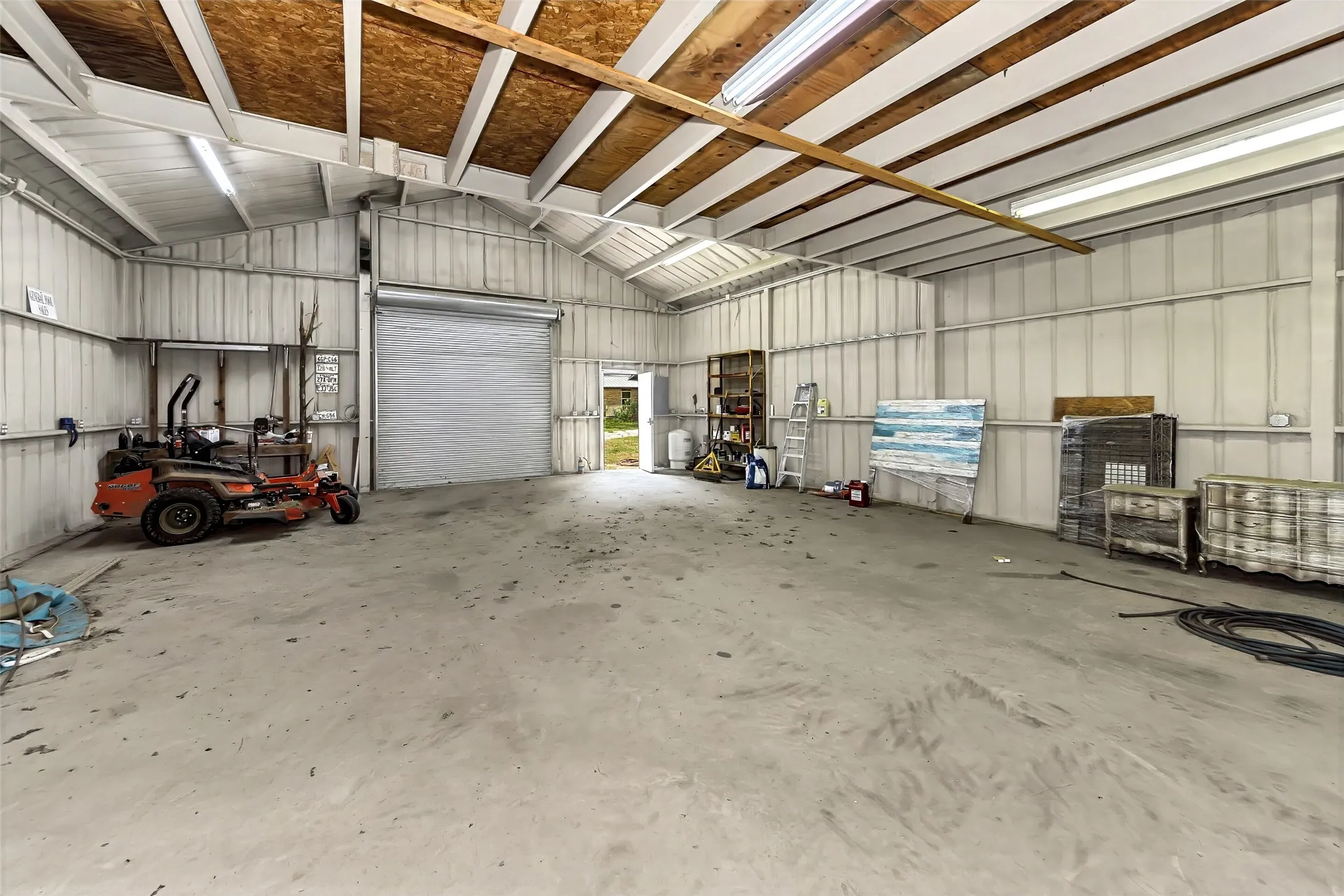 Single Family Residence For Sale in Palo Pinto County , 3911 N Highway 281, Mineral Wells, Texas 76067, 3 Bedroom, 3 Bathroom, 3 Garage spaces, 2,603 Sqft, built in 1994, mls#21341151, Real Estate Agent in Mineral Wells, Homes For Sale in Palo Pinto county, Homes For Sale in Mineral Wells, Realtor in Mineral Wells Texas, Real Estate Brokerage Independent Realty Texas, Luminita Cordes Realtor
