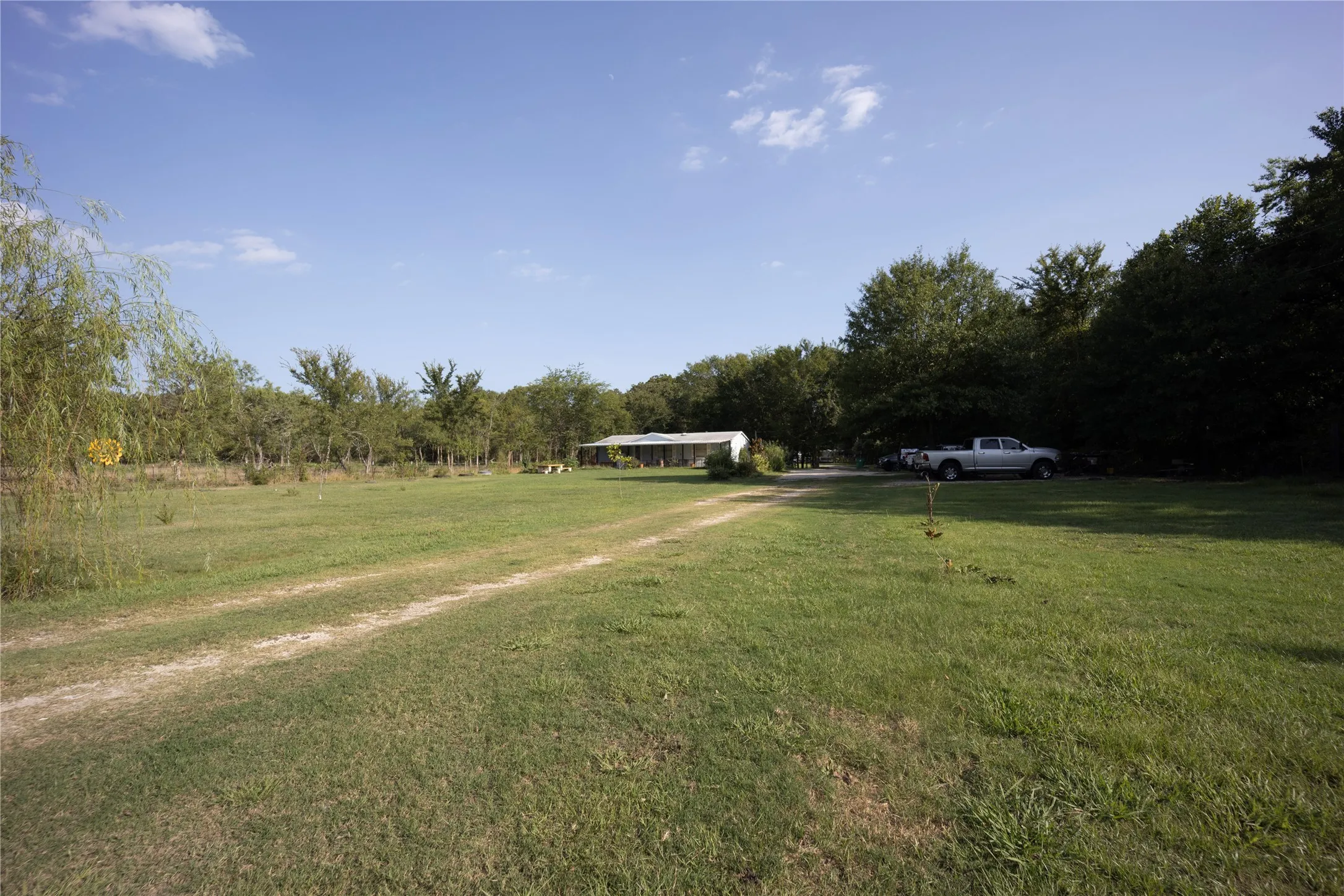 Mobile Home For Sale in Kaufman County , 15960 Four Oaks Drive, Kemp, Texas 75143, 5 Bedroom, 4 Bathroom, Garage spaces, 2,496 Sqft, built in 1995, mls#21340238, Real Estate Agent in Kemp, Homes For Sale in Kaufman county, Homes For Sale in Kemp, Realtor in Kemp Texas, Real Estate Brokerage Independent Realty Texas, Luminita Cordes Realtor
