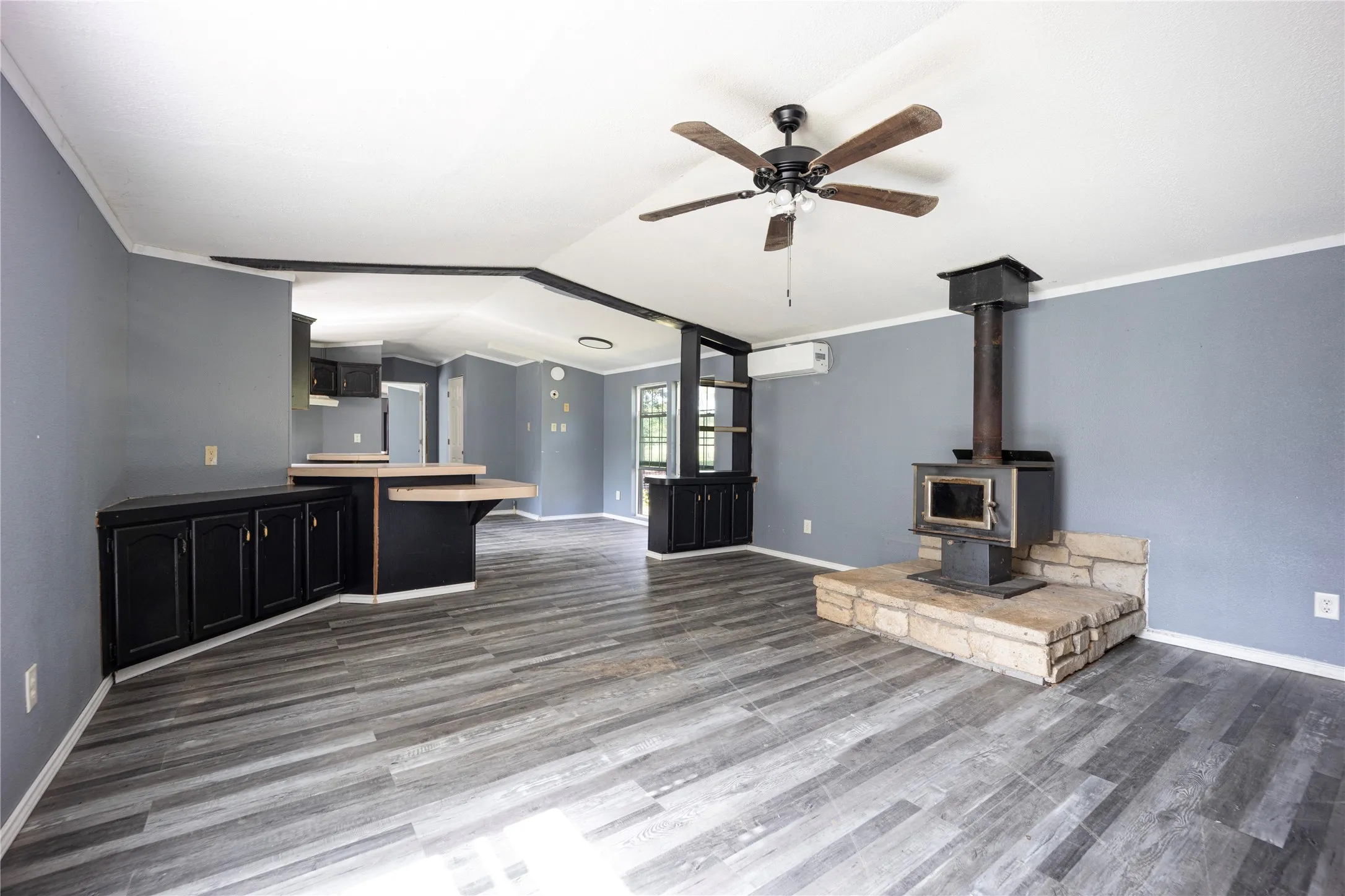 Mobile Home For Sale in Kaufman County , 15960 Four Oaks Drive, Kemp, Texas 75143, 5 Bedroom, 4 Bathroom, Garage spaces, 2,496 Sqft, built in 1995, mls#21340238, Real Estate Agent in Kemp, Homes For Sale in Kaufman county, Homes For Sale in Kemp, Realtor in Kemp Texas, Real Estate Brokerage Independent Realty Texas, Luminita Cordes Realtor