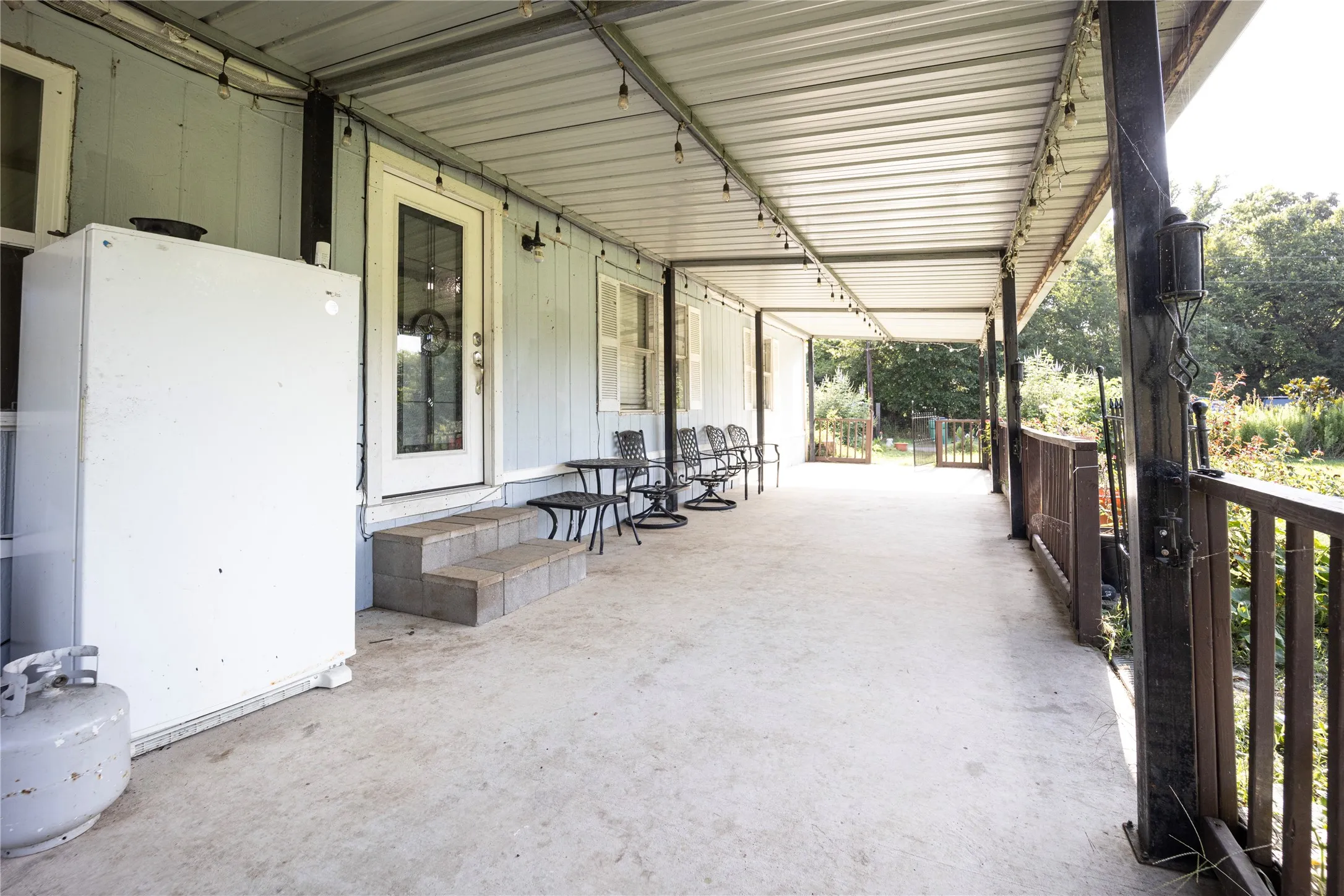 Mobile Home For Sale in Kaufman County , 15960 Four Oaks Drive, Kemp, Texas 75143, 5 Bedroom, 4 Bathroom, Garage spaces, 2,496 Sqft, built in 1995, mls#21340238, Real Estate Agent in Kemp, Homes For Sale in Kaufman county, Homes For Sale in Kemp, Realtor in Kemp Texas, Real Estate Brokerage Independent Realty Texas, Luminita Cordes Realtor