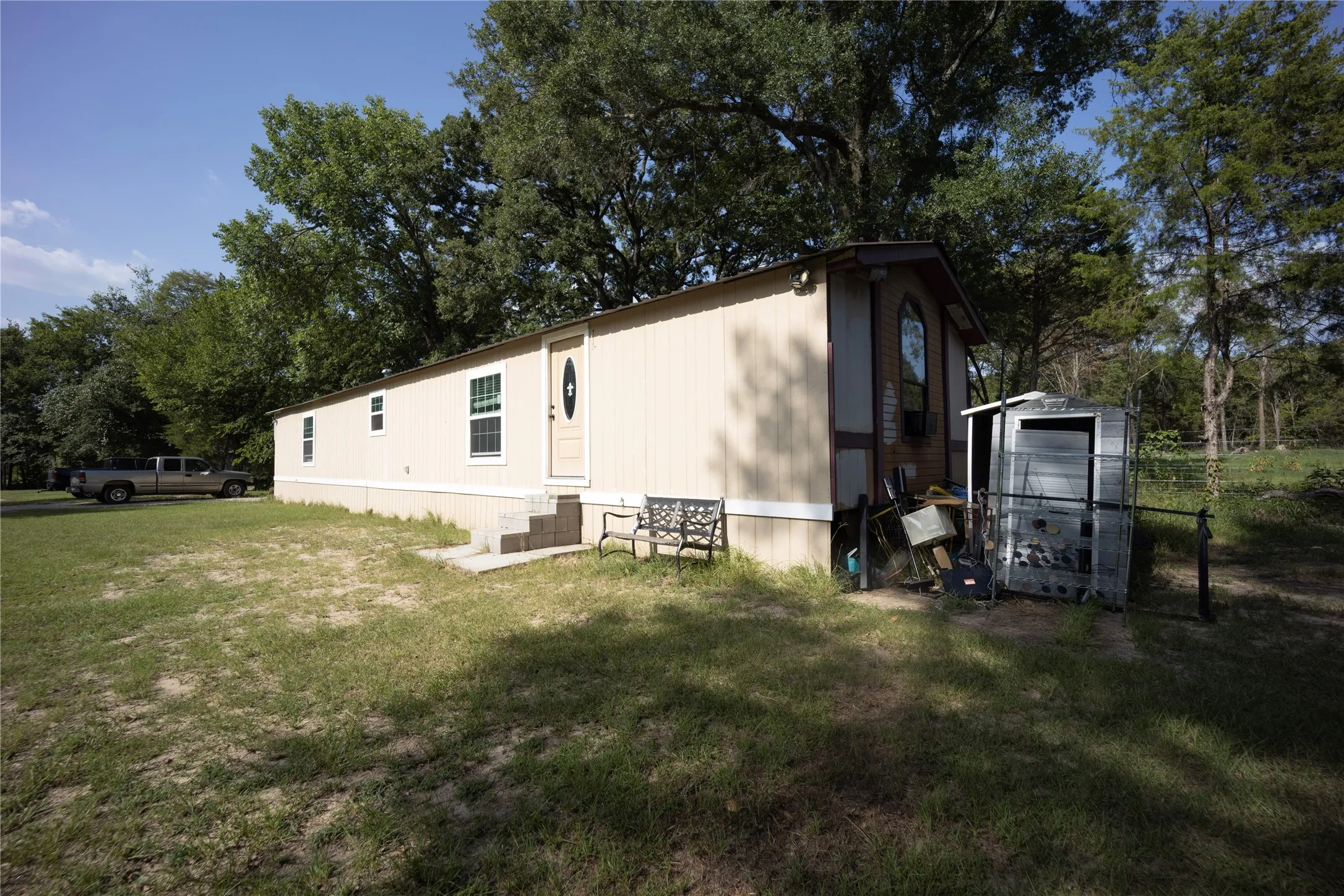 Mobile Home For Sale in Kaufman County , 15960 Four Oaks Drive, Kemp, Texas 75143, 5 Bedroom, 4 Bathroom, Garage spaces, 2,496 Sqft, built in 1995, mls#21340238, Real Estate Agent in Kemp, Homes For Sale in Kaufman county, Homes For Sale in Kemp, Realtor in Kemp Texas, Real Estate Brokerage Independent Realty Texas, Luminita Cordes Realtor