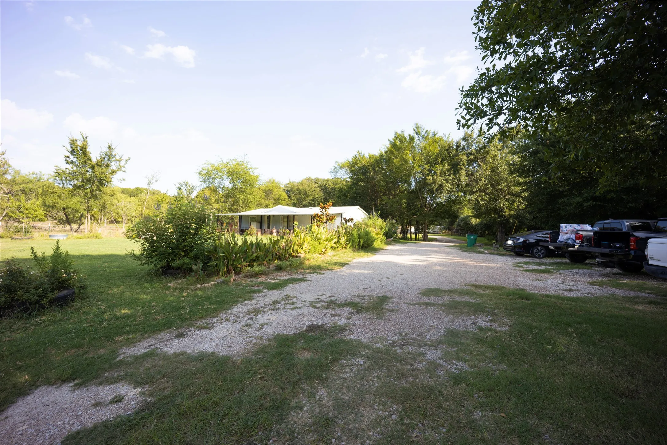 Mobile Home For Sale in Kaufman County , 15960 Four Oaks Drive, Kemp, Texas 75143, 5 Bedroom, 4 Bathroom, Garage spaces, 2,496 Sqft, built in 1995, mls#21340238, Real Estate Agent in Kemp, Homes For Sale in Kaufman county, Homes For Sale in Kemp, Realtor in Kemp Texas, Real Estate Brokerage Independent Realty Texas, Luminita Cordes Realtor