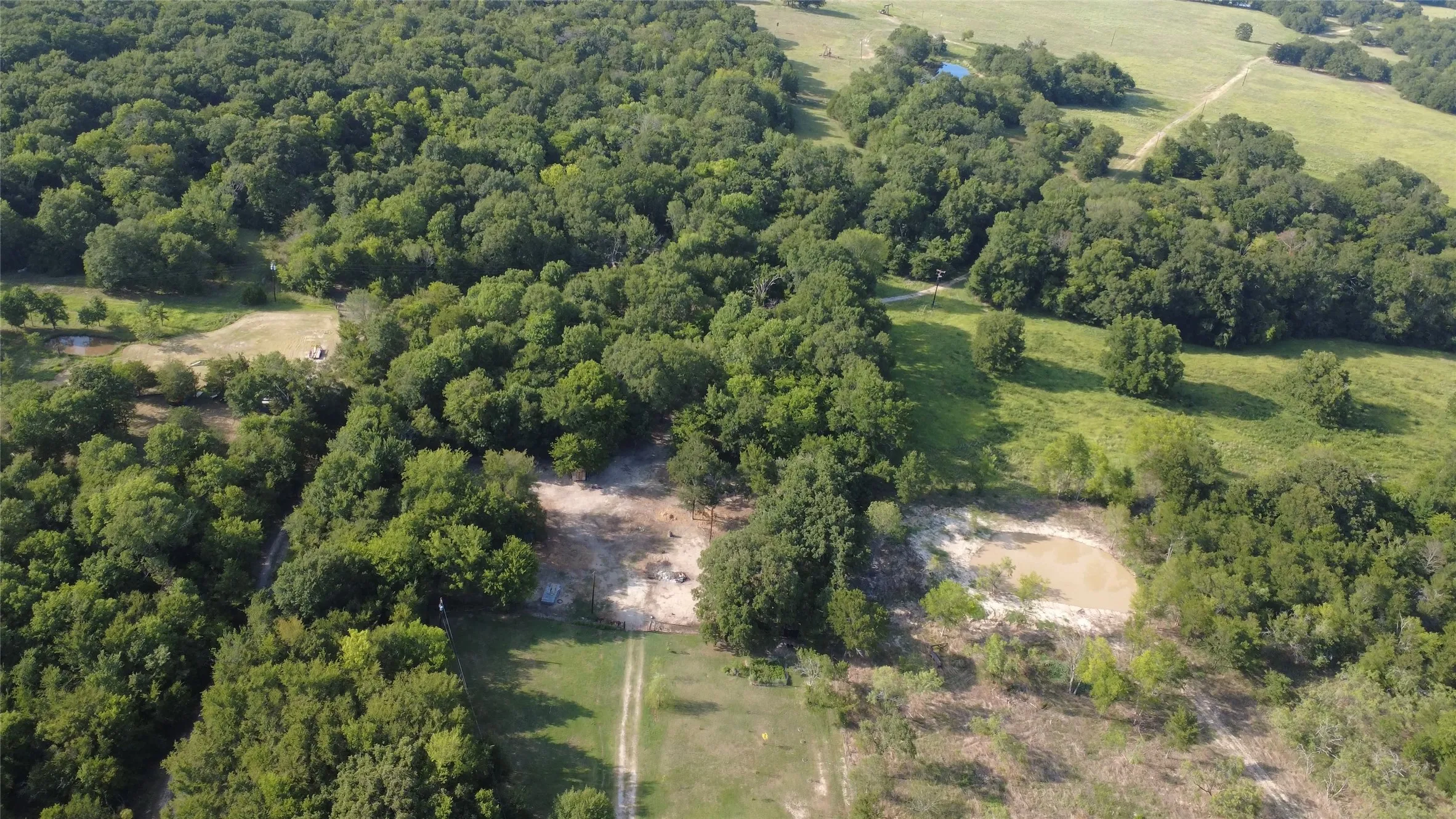 Mobile Home For Sale in Kaufman County , 15960 Four Oaks Drive, Kemp, Texas 75143, 5 Bedroom, 4 Bathroom, Garage spaces, 2,496 Sqft, built in 1995, mls#21340238, Real Estate Agent in Kemp, Homes For Sale in Kaufman county, Homes For Sale in Kemp, Realtor in Kemp Texas, Real Estate Brokerage Independent Realty Texas, Luminita Cordes Realtor