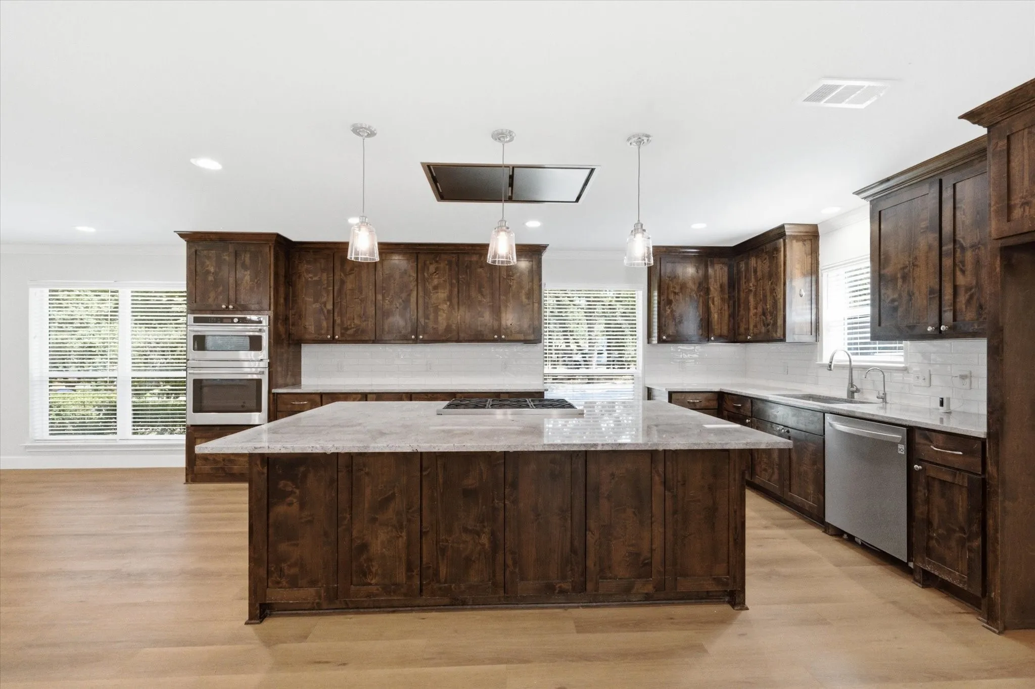 Single Family Residence For Sale in Tarrant County , 4308 Borden Drive, Arlington, Texas 76017, 3 Bedroom, 2 Bathroom, 2 Garage spaces, 2,021 Sqft, built in 1965, mls#21339551, Real Estate Agent in Arlington, Homes For Sale in Tarrant county, Homes For Sale in Arlington, Realtor in Arlington Texas, Real Estate Brokerage Independent Realty Texas, Luminita Cordes Realtor