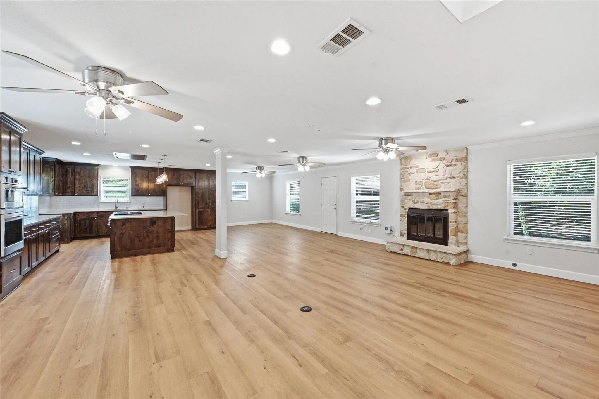 Single Family Residence For Sale in Tarrant County , 4308 Borden Drive, Arlington, Texas 76017, 3 Bedroom, 2 Bathroom, 2 Garage spaces, 2,021 Sqft, built in 1965, mls#21339551, Real Estate Agent in Arlington, Homes For Sale in Tarrant county, Homes For Sale in Arlington, Realtor in Arlington Texas, Real Estate Brokerage Independent Realty Texas, Luminita Cordes Realtor
