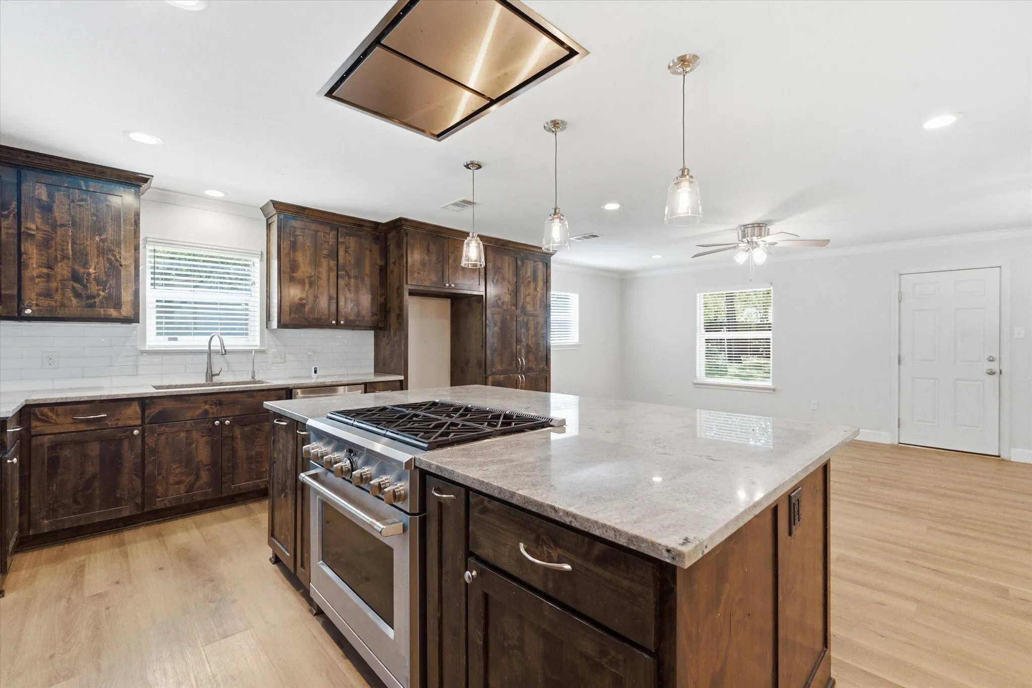 Single Family Residence For Sale in Tarrant County , 4308 Borden Drive, Arlington, Texas 76017, 3 Bedroom, 2 Bathroom, 2 Garage spaces, 2,021 Sqft, built in 1965, mls#21339551, Real Estate Agent in Arlington, Homes For Sale in Tarrant county, Homes For Sale in Arlington, Realtor in Arlington Texas, Real Estate Brokerage Independent Realty Texas, Luminita Cordes Realtor