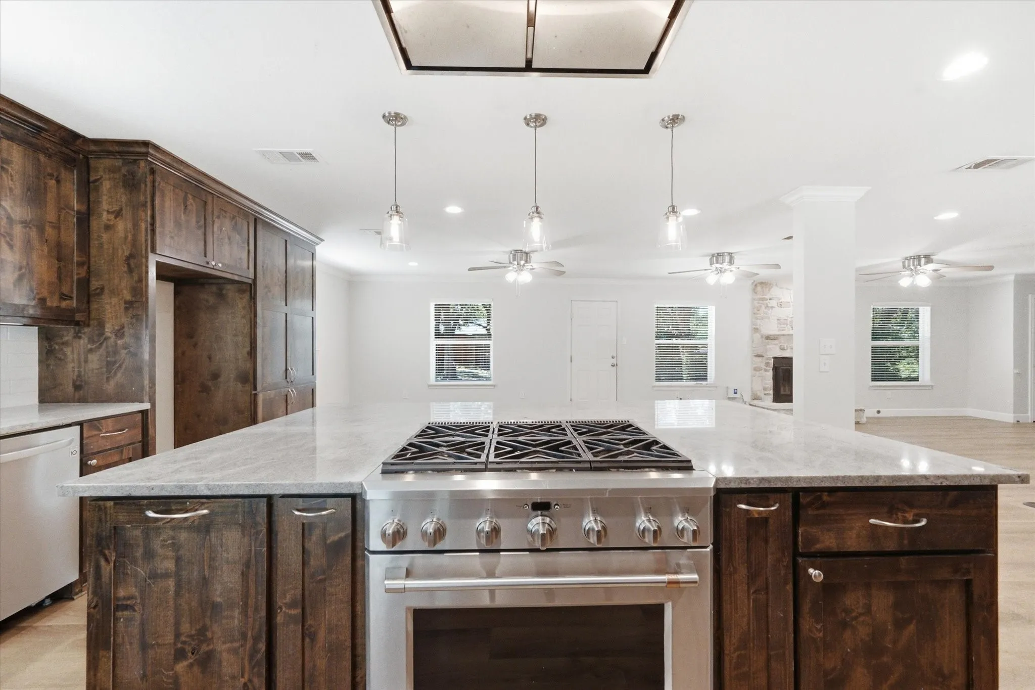Single Family Residence For Sale in Tarrant County , 4308 Borden Drive, Arlington, Texas 76017, 3 Bedroom, 2 Bathroom, 2 Garage spaces, 2,021 Sqft, built in 1965, mls#21339551, Real Estate Agent in Arlington, Homes For Sale in Tarrant county, Homes For Sale in Arlington, Realtor in Arlington Texas, Real Estate Brokerage Independent Realty Texas, Luminita Cordes Realtor