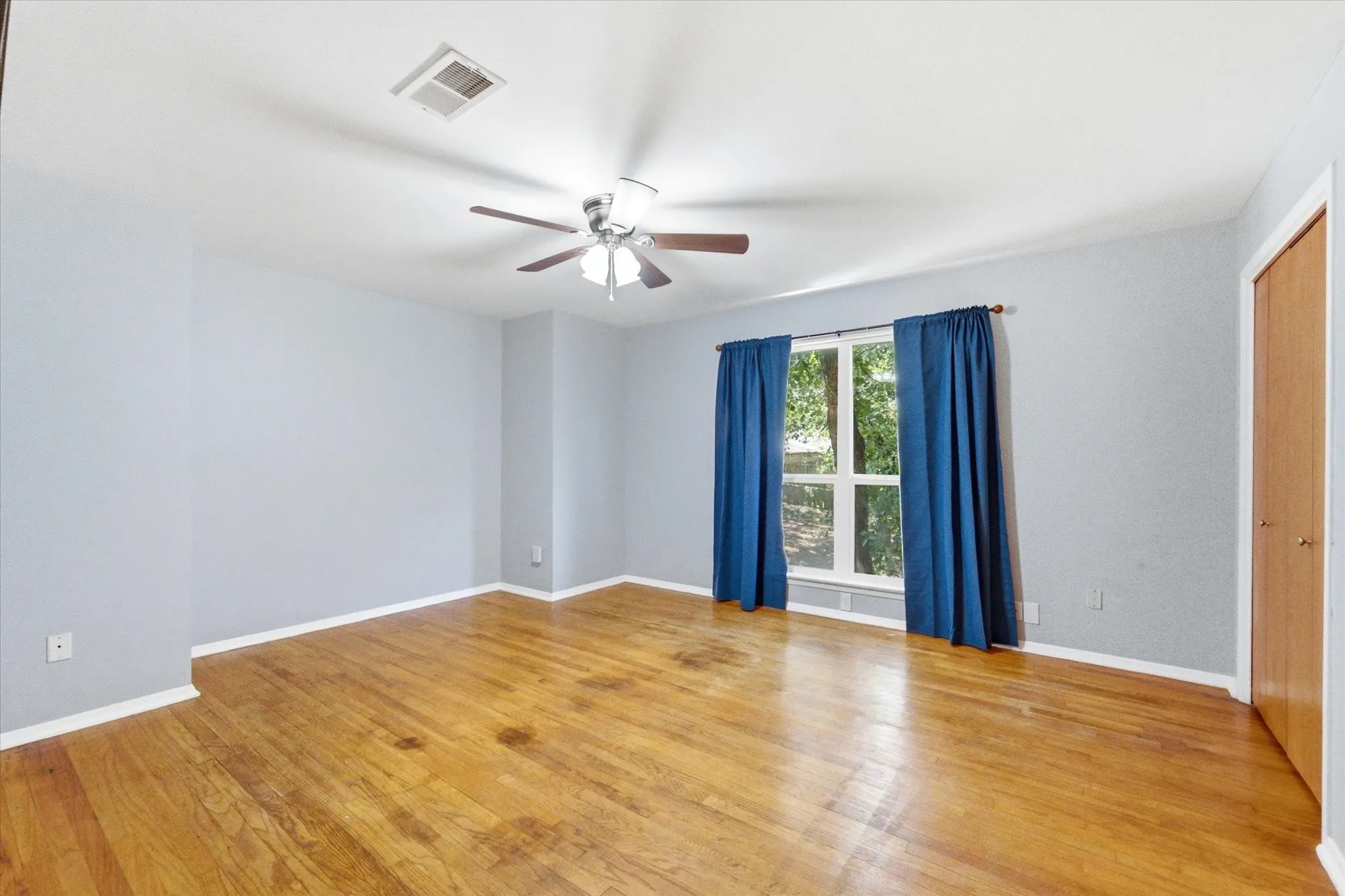 Single Family Residence For Sale in Tarrant County , 4308 Borden Drive, Arlington, Texas 76017, 3 Bedroom, 2 Bathroom, 2 Garage spaces, 2,021 Sqft, built in 1965, mls#21339551, Real Estate Agent in Arlington, Homes For Sale in Tarrant county, Homes For Sale in Arlington, Realtor in Arlington Texas, Real Estate Brokerage Independent Realty Texas, Luminita Cordes Realtor