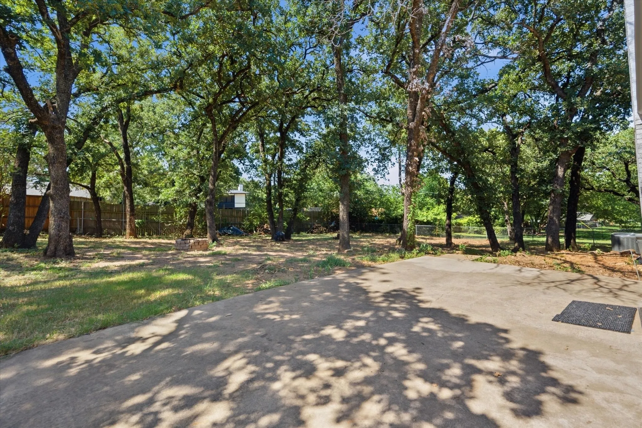 Single Family Residence For Sale in Tarrant County , 4308 Borden Drive, Arlington, Texas 76017, 3 Bedroom, 2 Bathroom, 2 Garage spaces, 2,021 Sqft, built in 1965, mls#21339551, Real Estate Agent in Arlington, Homes For Sale in Tarrant county, Homes For Sale in Arlington, Realtor in Arlington Texas, Real Estate Brokerage Independent Realty Texas, Luminita Cordes Realtor