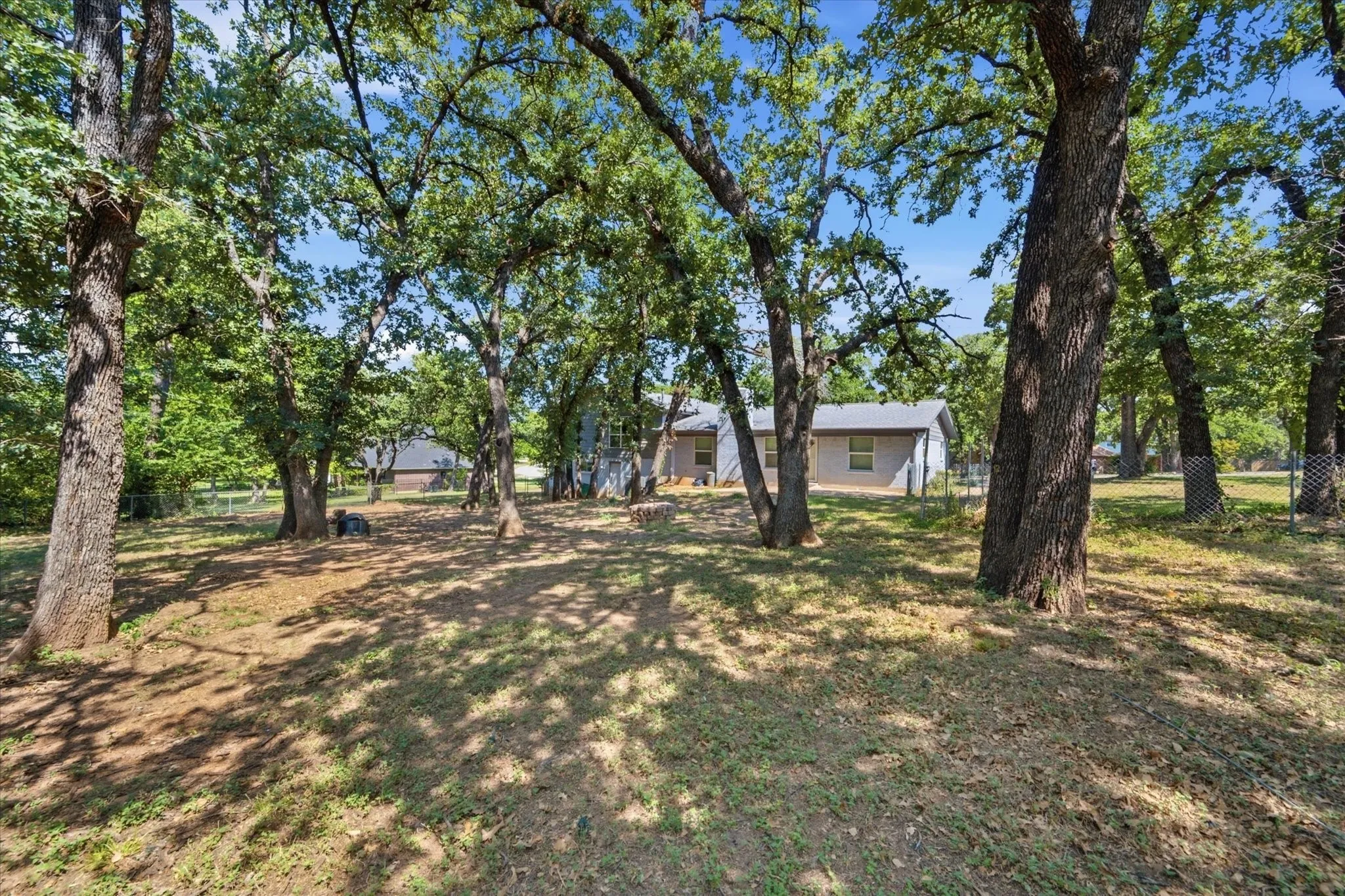 Single Family Residence For Sale in Tarrant County , 4308 Borden Drive, Arlington, Texas 76017, 3 Bedroom, 2 Bathroom, 2 Garage spaces, 2,021 Sqft, built in 1965, mls#21339551, Real Estate Agent in Arlington, Homes For Sale in Tarrant county, Homes For Sale in Arlington, Realtor in Arlington Texas, Real Estate Brokerage Independent Realty Texas, Luminita Cordes Realtor
