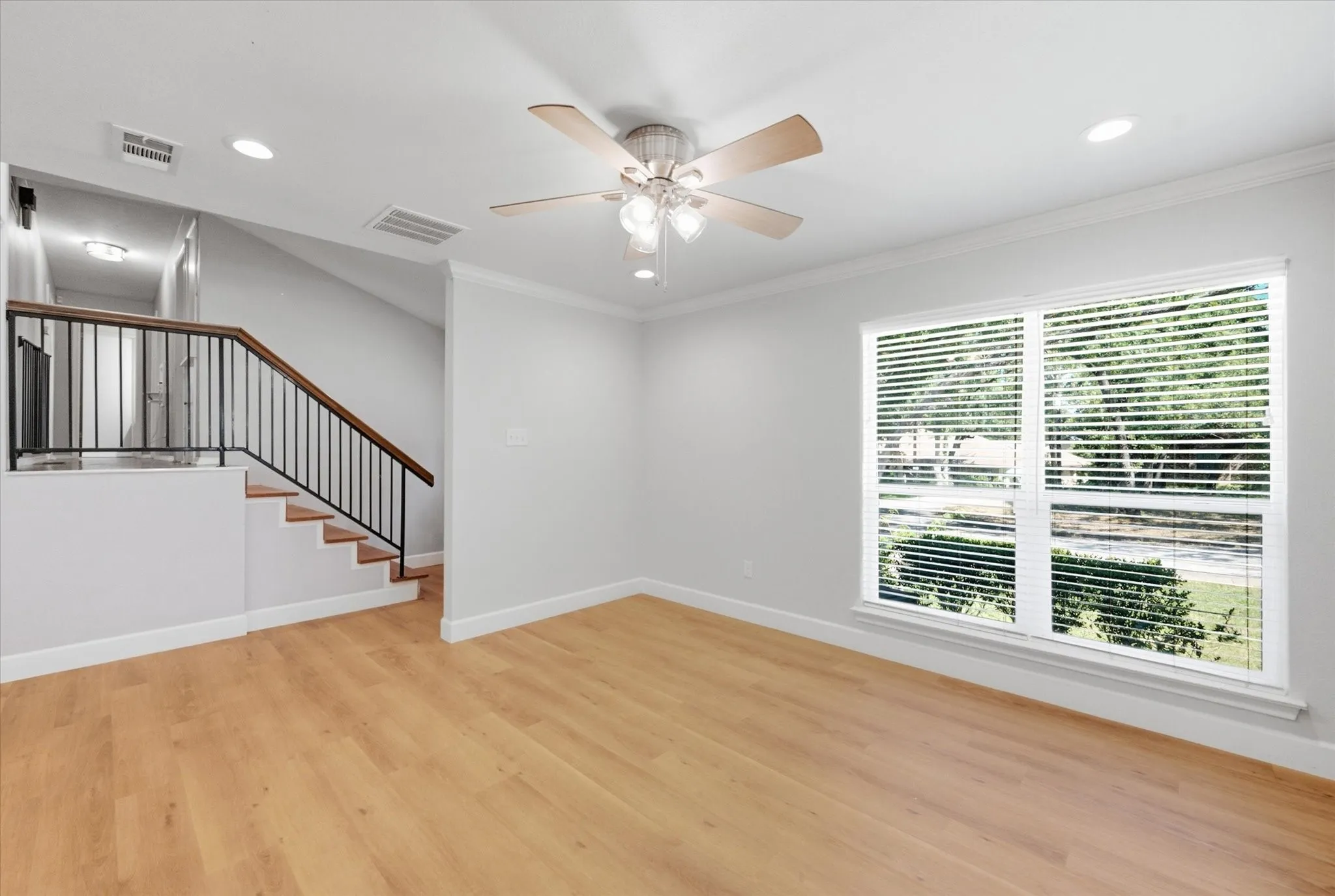 Single Family Residence For Sale in Tarrant County , 4308 Borden Drive, Arlington, Texas 76017, 3 Bedroom, 2 Bathroom, 2 Garage spaces, 2,021 Sqft, built in 1965, mls#21339551, Real Estate Agent in Arlington, Homes For Sale in Tarrant county, Homes For Sale in Arlington, Realtor in Arlington Texas, Real Estate Brokerage Independent Realty Texas, Luminita Cordes Realtor