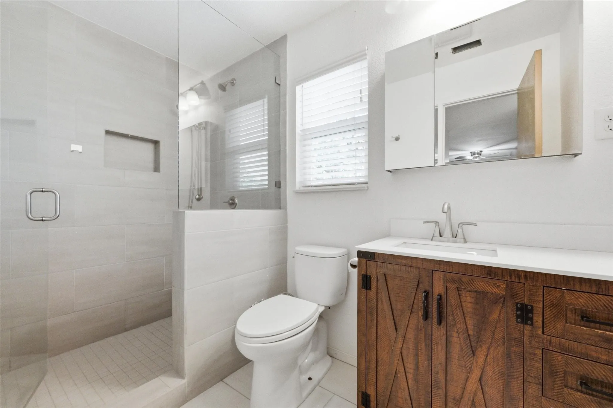 Single Family Residence For Sale in Tarrant County , 4308 Borden Drive, Arlington, Texas 76017, 3 Bedroom, 2 Bathroom, 2 Garage spaces, 2,021 Sqft, built in 1965, mls#21339551, Real Estate Agent in Arlington, Homes For Sale in Tarrant county, Homes For Sale in Arlington, Realtor in Arlington Texas, Real Estate Brokerage Independent Realty Texas, Luminita Cordes Realtor