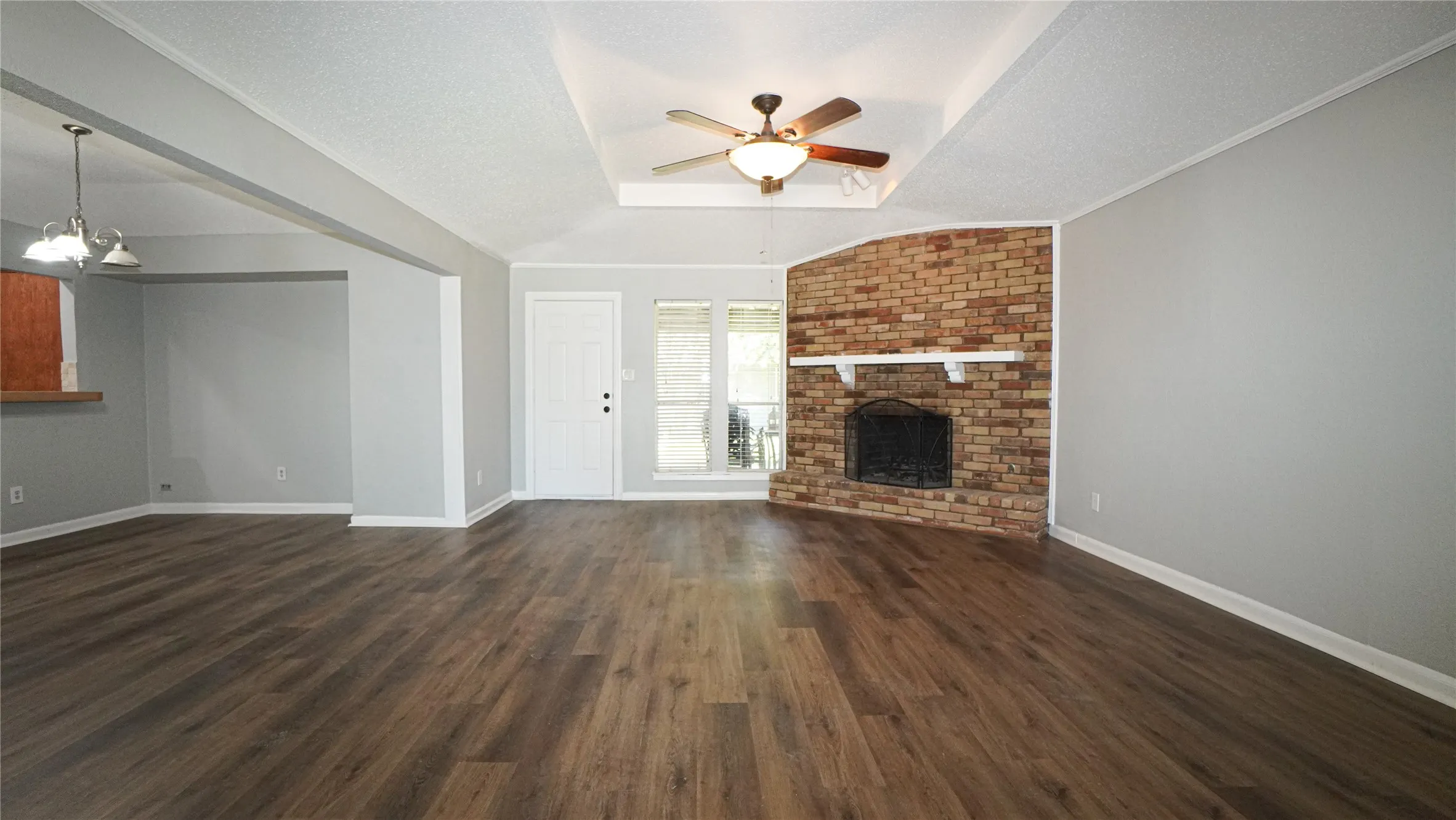 Single Family Residence For Rent in Dallas County , 7113 Ridgeview Drive, Rowlett, Texas 75089, 3 Bedroom, 2 Bathroom, 2 Garage spaces, 1,548 Sqft, built in 1978, mls#21340053, Real Estate Agent in Rowlett, Homes For Rent in Dallas county, Homes For Rent in Rowlett, Realtor in Rowlett Texas, Real Estate Brokerage Independent Realty Texas, Luminita Cordes Realtor