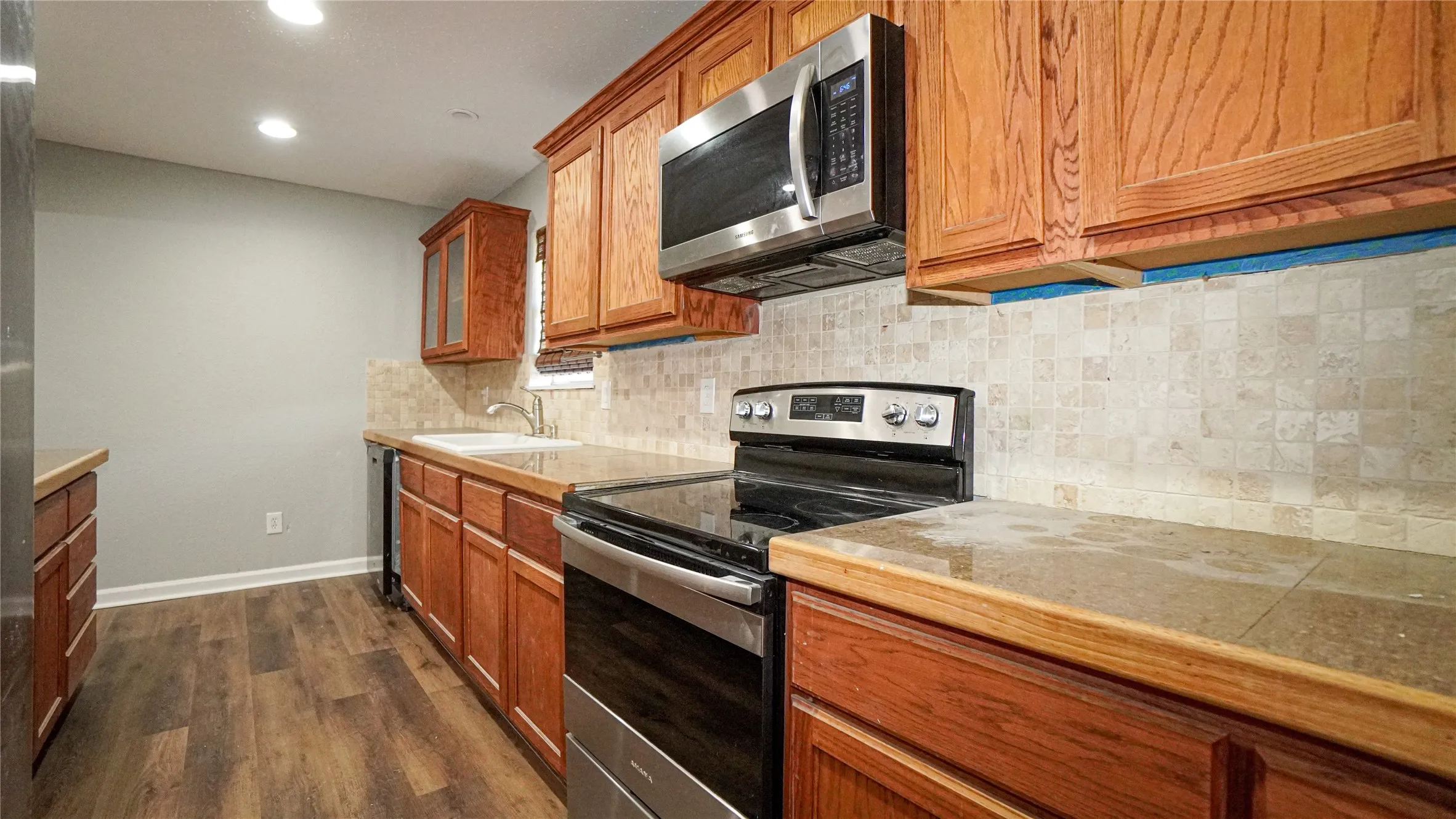 Single Family Residence For Rent in Dallas County , 7113 Ridgeview Drive, Rowlett, Texas 75089, 3 Bedroom, 2 Bathroom, 2 Garage spaces, 1,548 Sqft, built in 1978, mls#21340053, Real Estate Agent in Rowlett, Homes For Rent in Dallas county, Homes For Rent in Rowlett, Realtor in Rowlett Texas, Real Estate Brokerage Independent Realty Texas, Luminita Cordes Realtor