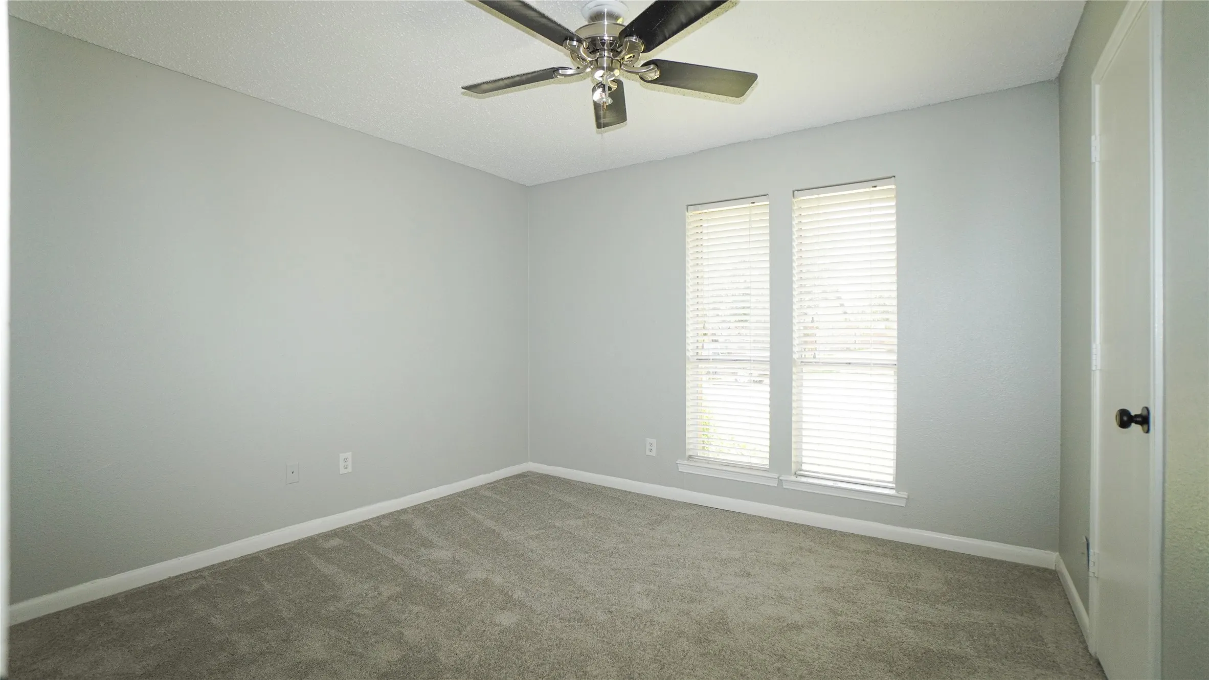 Single Family Residence For Rent in Dallas County , 7113 Ridgeview Drive, Rowlett, Texas 75089, 3 Bedroom, 2 Bathroom, 2 Garage spaces, 1,548 Sqft, built in 1978, mls#21340053, Real Estate Agent in Rowlett, Homes For Rent in Dallas county, Homes For Rent in Rowlett, Realtor in Rowlett Texas, Real Estate Brokerage Independent Realty Texas, Luminita Cordes Realtor