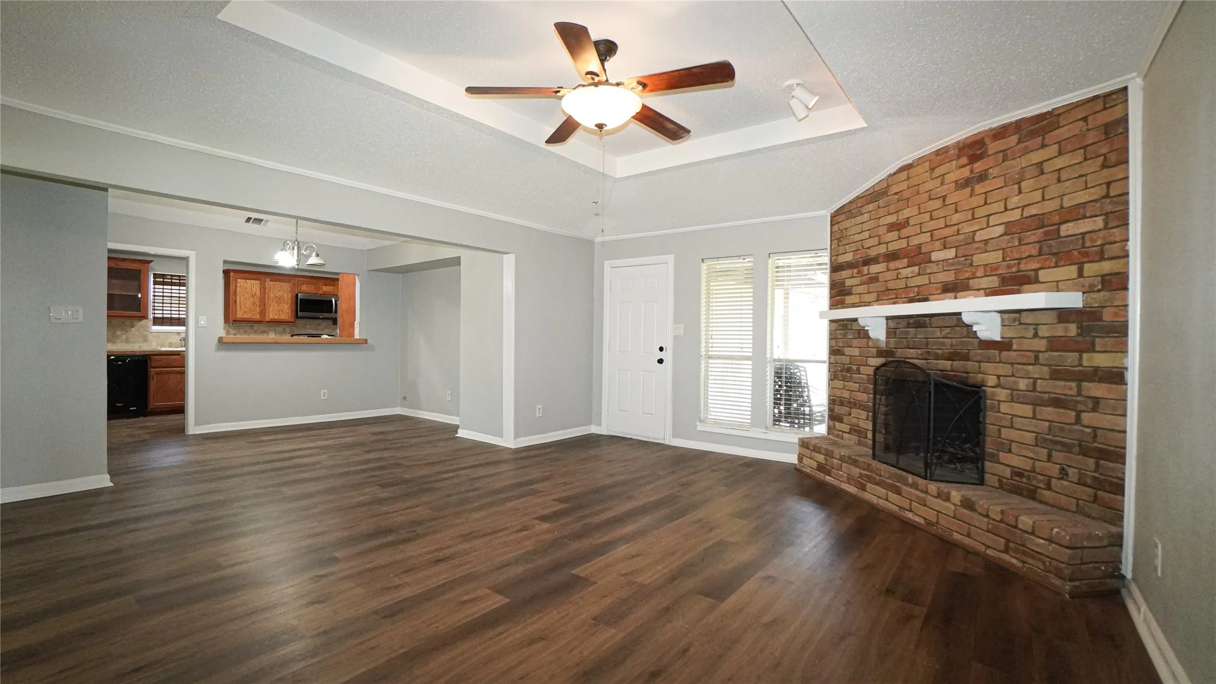 Single Family Residence For Rent in Dallas County , 7113 Ridgeview Drive, Rowlett, Texas 75089, 3 Bedroom, 2 Bathroom, 2 Garage spaces, 1,548 Sqft, built in 1978, mls#21340053, Real Estate Agent in Rowlett, Homes For Rent in Dallas county, Homes For Rent in Rowlett, Realtor in Rowlett Texas, Real Estate Brokerage Independent Realty Texas, Luminita Cordes Realtor