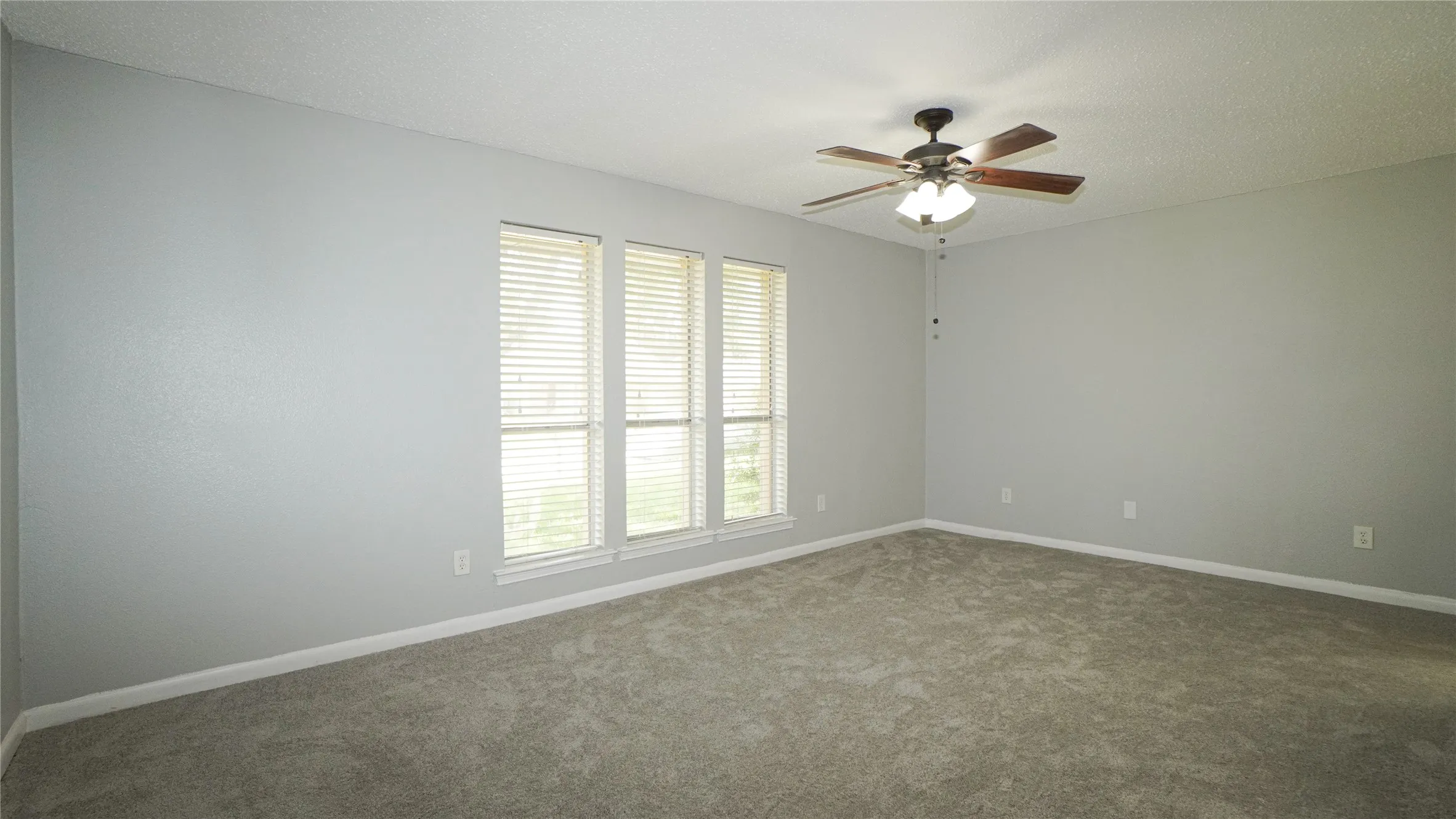 Single Family Residence For Rent in Dallas County , 7113 Ridgeview Drive, Rowlett, Texas 75089, 3 Bedroom, 2 Bathroom, 2 Garage spaces, 1,548 Sqft, built in 1978, mls#21340053, Real Estate Agent in Rowlett, Homes For Rent in Dallas county, Homes For Rent in Rowlett, Realtor in Rowlett Texas, Real Estate Brokerage Independent Realty Texas, Luminita Cordes Realtor