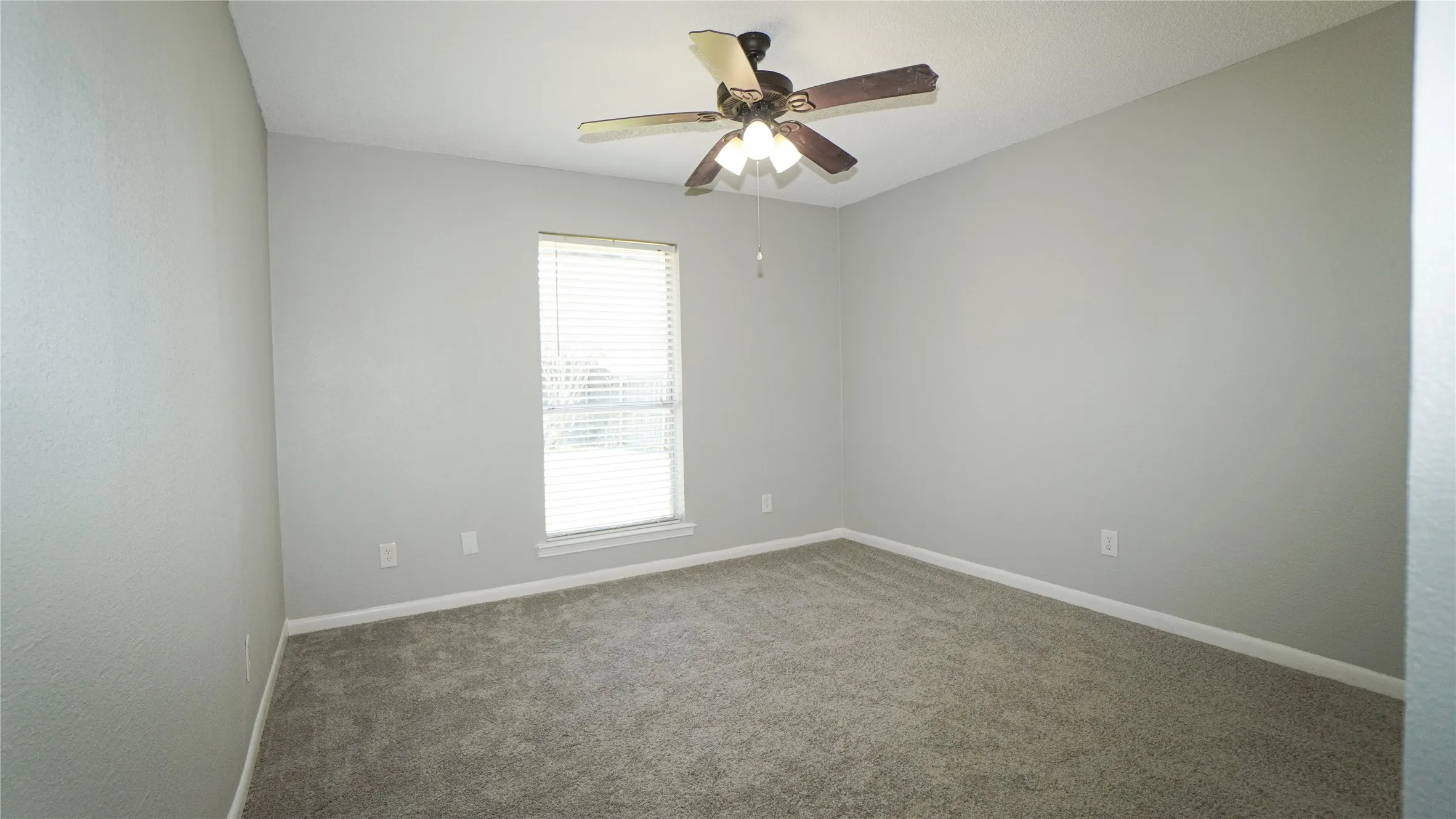 Single Family Residence For Rent in Dallas County , 7113 Ridgeview Drive, Rowlett, Texas 75089, 3 Bedroom, 2 Bathroom, 2 Garage spaces, 1,548 Sqft, built in 1978, mls#21340053, Real Estate Agent in Rowlett, Homes For Rent in Dallas county, Homes For Rent in Rowlett, Realtor in Rowlett Texas, Real Estate Brokerage Independent Realty Texas, Luminita Cordes Realtor