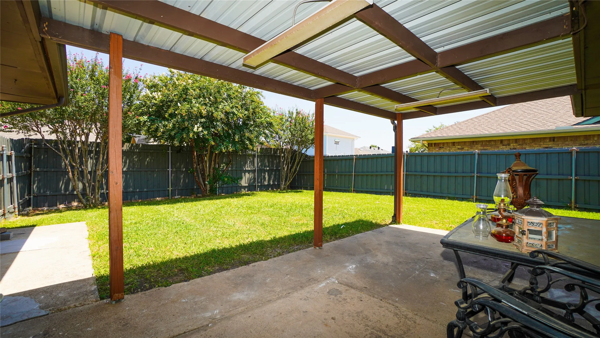 Single Family Residence For Rent in Dallas County , 7113 Ridgeview Drive, Rowlett, Texas 75089, 3 Bedroom, 2 Bathroom, 2 Garage spaces, 1,548 Sqft, built in 1978, mls#21340053, Real Estate Agent in Rowlett, Homes For Rent in Dallas county, Homes For Rent in Rowlett, Realtor in Rowlett Texas, Real Estate Brokerage Independent Realty Texas, Luminita Cordes Realtor