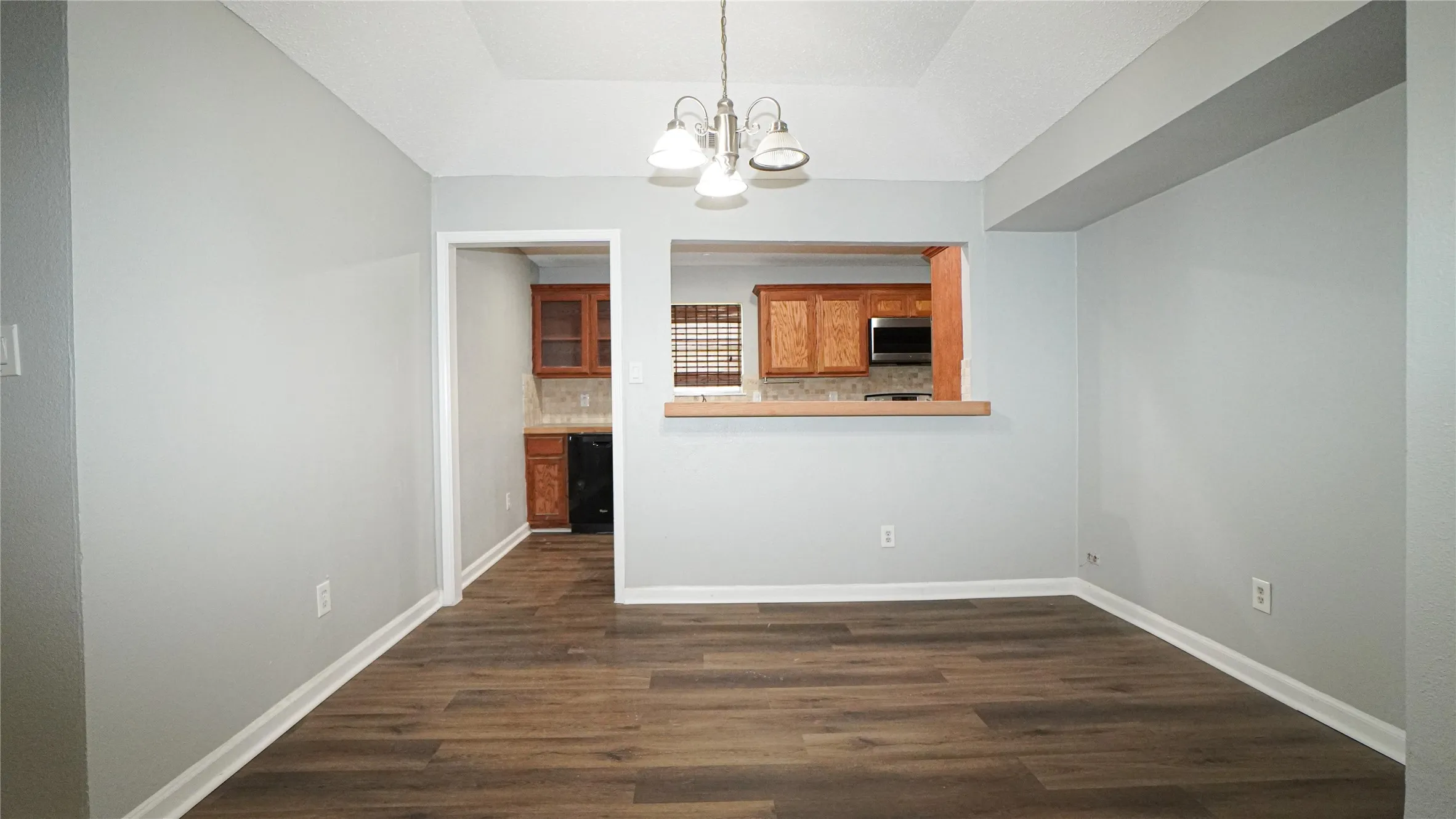 Single Family Residence For Rent in Dallas County , 7113 Ridgeview Drive, Rowlett, Texas 75089, 3 Bedroom, 2 Bathroom, 2 Garage spaces, 1,548 Sqft, built in 1978, mls#21340053, Real Estate Agent in Rowlett, Homes For Rent in Dallas county, Homes For Rent in Rowlett, Realtor in Rowlett Texas, Real Estate Brokerage Independent Realty Texas, Luminita Cordes Realtor
