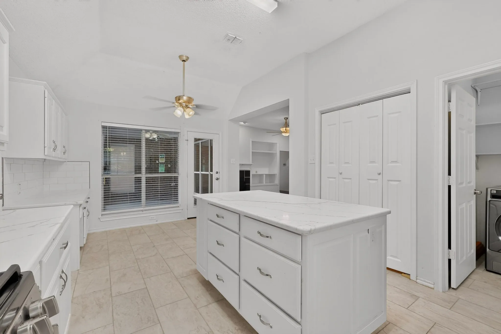 Single Family Residence For Sale in Collin County , 304 Belvedere Drive, Allen, Texas 75013, 4 Bedroom, 3 Bathroom, 2 Garage spaces, 2,293 Sqft, built in 1994, mls#21341062, Real Estate Agent in Allen, Homes For Sale in Collin county, Homes For Sale in Allen, Realtor in Allen Texas, Real Estate Brokerage Independent Realty Texas, Luminita Cordes Realtor