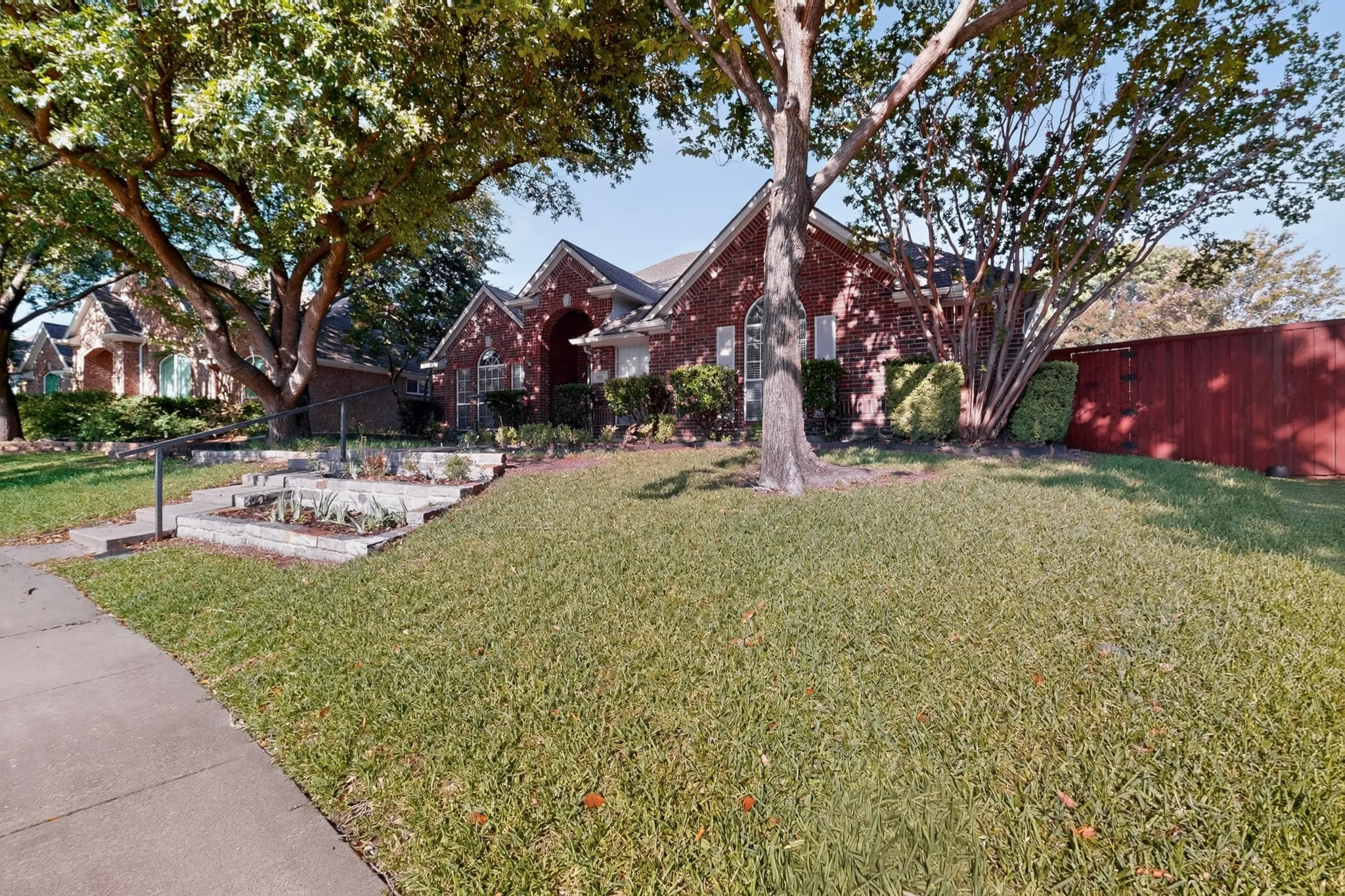 Single Family Residence For Sale in Collin County , 304 Belvedere Drive, Allen, Texas 75013, 4 Bedroom, 3 Bathroom, 2 Garage spaces, 2,293 Sqft, built in 1994, mls#21341062, Real Estate Agent in Allen, Homes For Sale in Collin county, Homes For Sale in Allen, Realtor in Allen Texas, Real Estate Brokerage Independent Realty Texas, Luminita Cordes Realtor