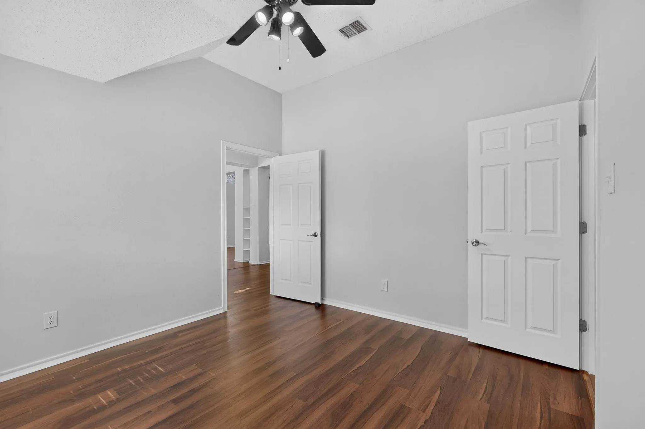 Single Family Residence For Sale in Collin County , 304 Belvedere Drive, Allen, Texas 75013, 4 Bedroom, 3 Bathroom, 2 Garage spaces, 2,293 Sqft, built in 1994, mls#21341062, Real Estate Agent in Allen, Homes For Sale in Collin county, Homes For Sale in Allen, Realtor in Allen Texas, Real Estate Brokerage Independent Realty Texas, Luminita Cordes Realtor