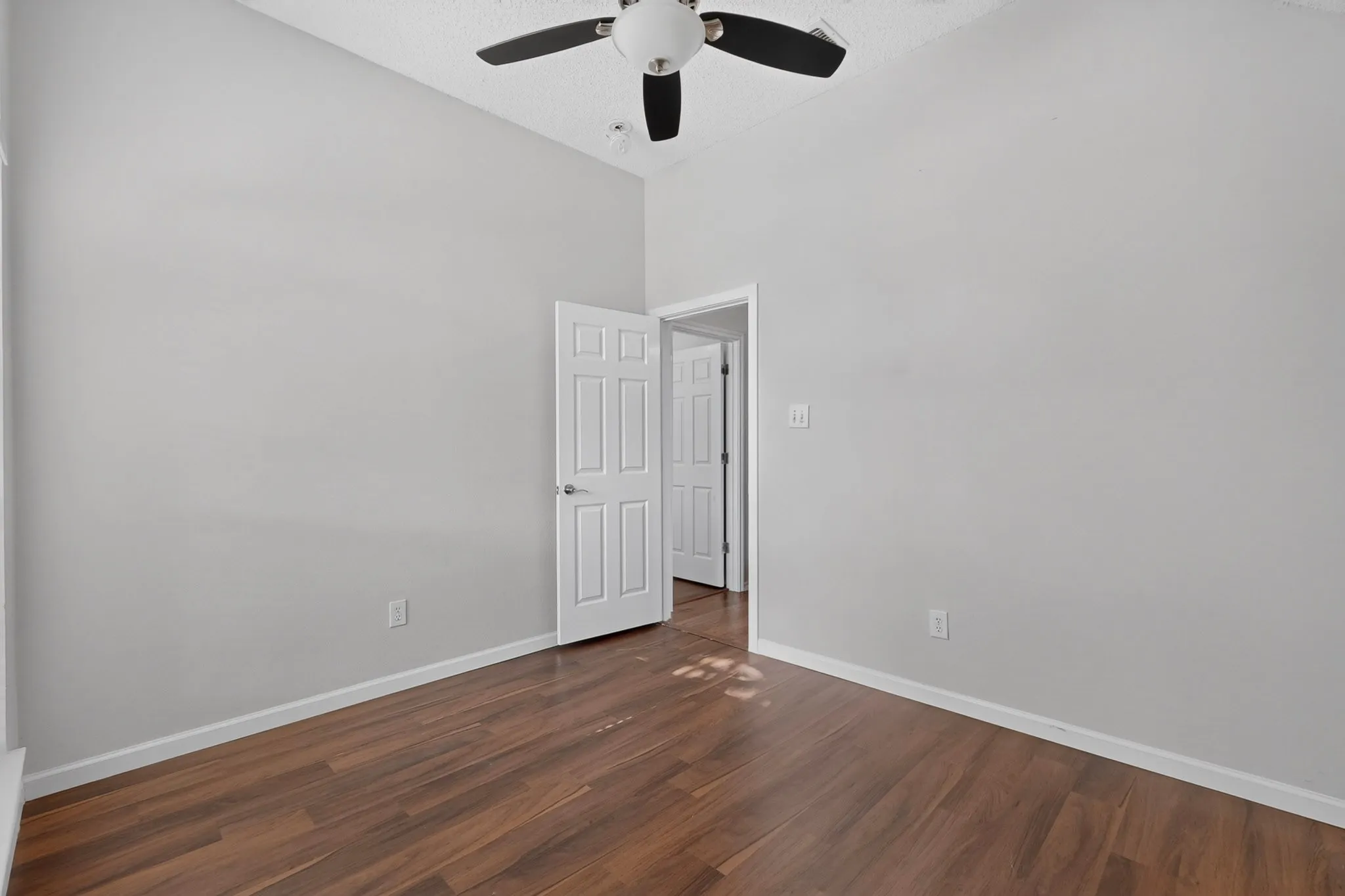 Single Family Residence For Sale in Collin County , 304 Belvedere Drive, Allen, Texas 75013, 4 Bedroom, 3 Bathroom, 2 Garage spaces, 2,293 Sqft, built in 1994, mls#21341062, Real Estate Agent in Allen, Homes For Sale in Collin county, Homes For Sale in Allen, Realtor in Allen Texas, Real Estate Brokerage Independent Realty Texas, Luminita Cordes Realtor