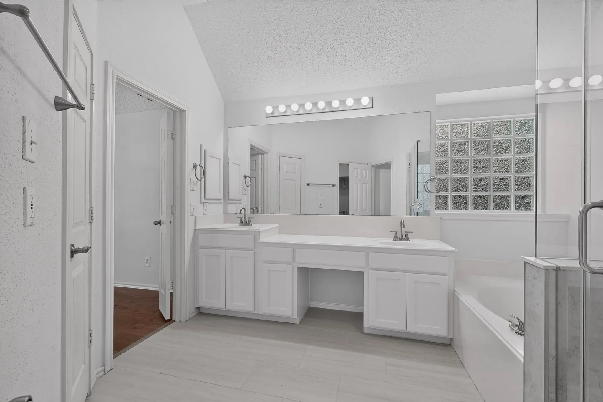 Single Family Residence For Sale in Collin County , 304 Belvedere Drive, Allen, Texas 75013, 4 Bedroom, 3 Bathroom, 2 Garage spaces, 2,293 Sqft, built in 1994, mls#21341062, Real Estate Agent in Allen, Homes For Sale in Collin county, Homes For Sale in Allen, Realtor in Allen Texas, Real Estate Brokerage Independent Realty Texas, Luminita Cordes Realtor