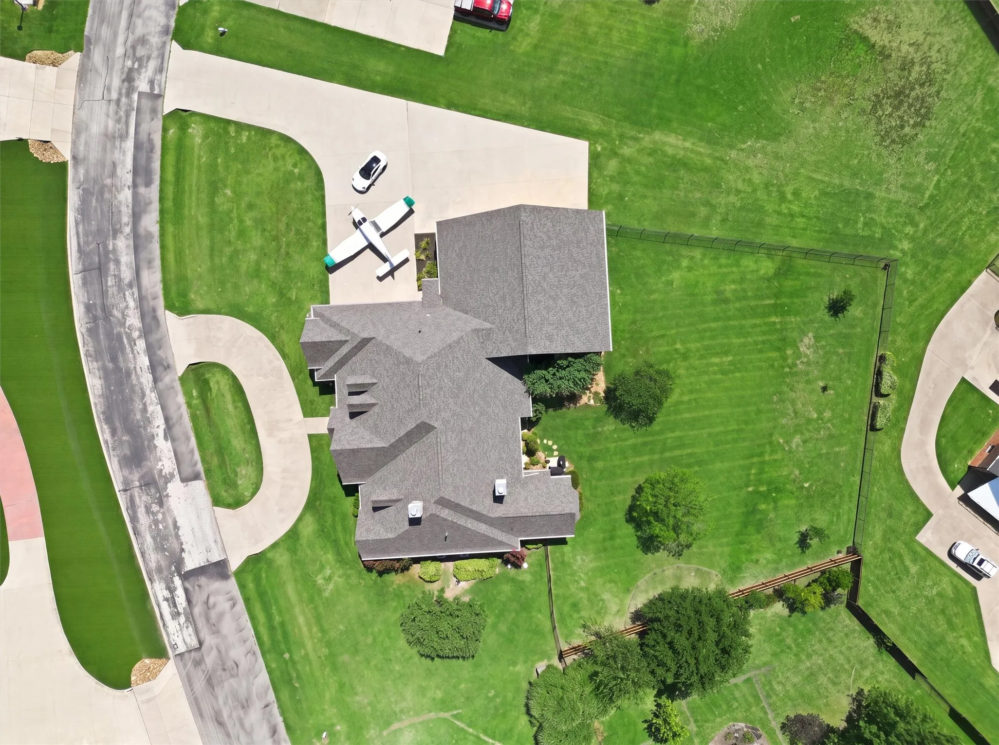 Single Family Residence For Sale in Parker County , 108 Concorde Circle, Cresson, Texas 76035, 3 Bedroom, 3 Bathroom, 3 Garage spaces, 3,330 Sqft, built in 2006, mls#21340192, Real Estate Agent in Cresson, Homes For Sale in Parker county, Homes For Sale in Cresson, Realtor in Cresson Texas, Real Estate Brokerage Independent Realty Texas, Luminita Cordes Realtor