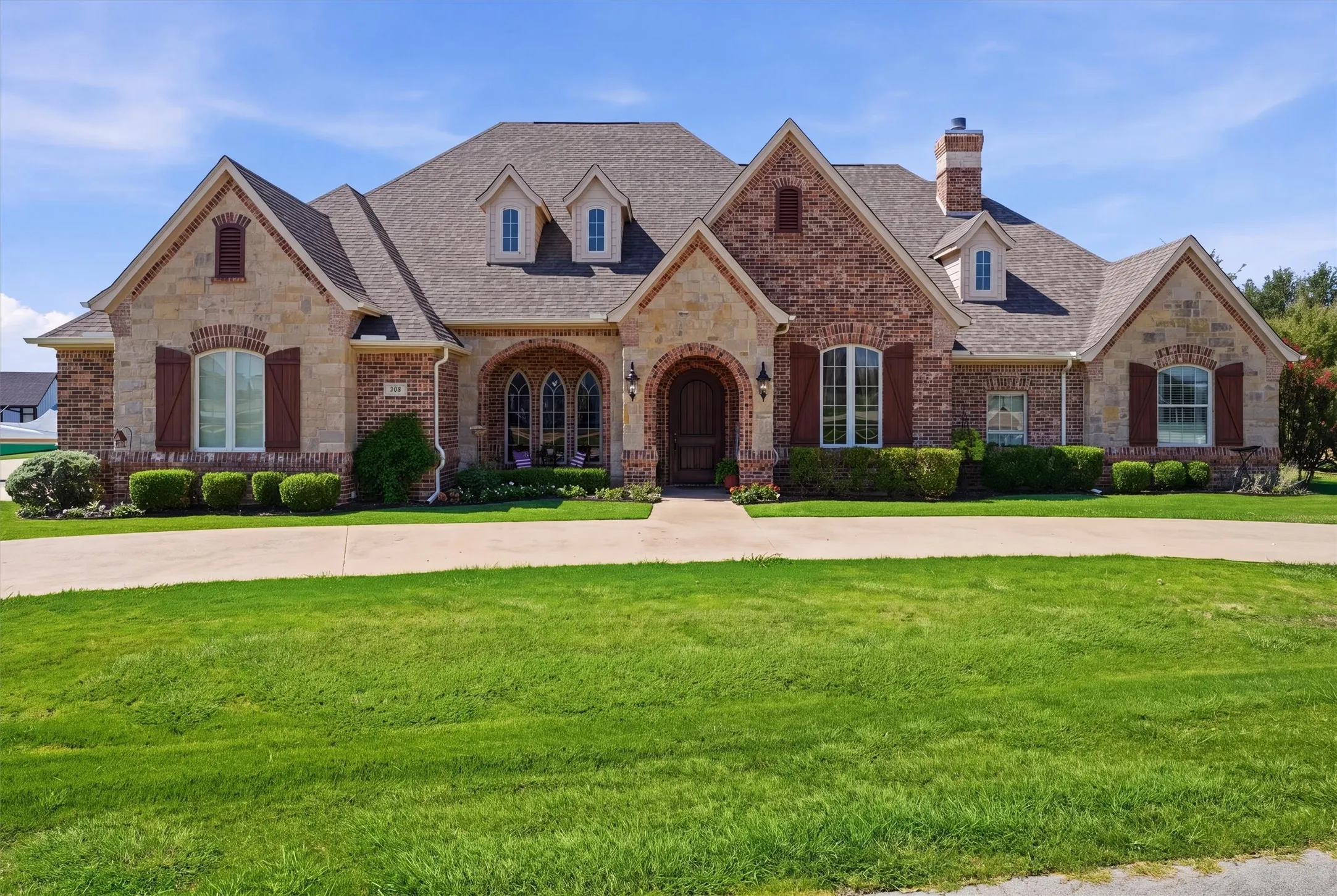 Single Family Residence For Sale in Parker County , 108 Concorde Circle, Cresson, Texas 76035, 3 Bedroom, 3 Bathroom, 3 Garage spaces, 3,330 Sqft, built in 2006, mls#21340192, Real Estate Agent in Cresson, Homes For Sale in Parker county, Homes For Sale in Cresson, Realtor in Cresson Texas, Real Estate Brokerage Independent Realty Texas, Luminita Cordes Realtor