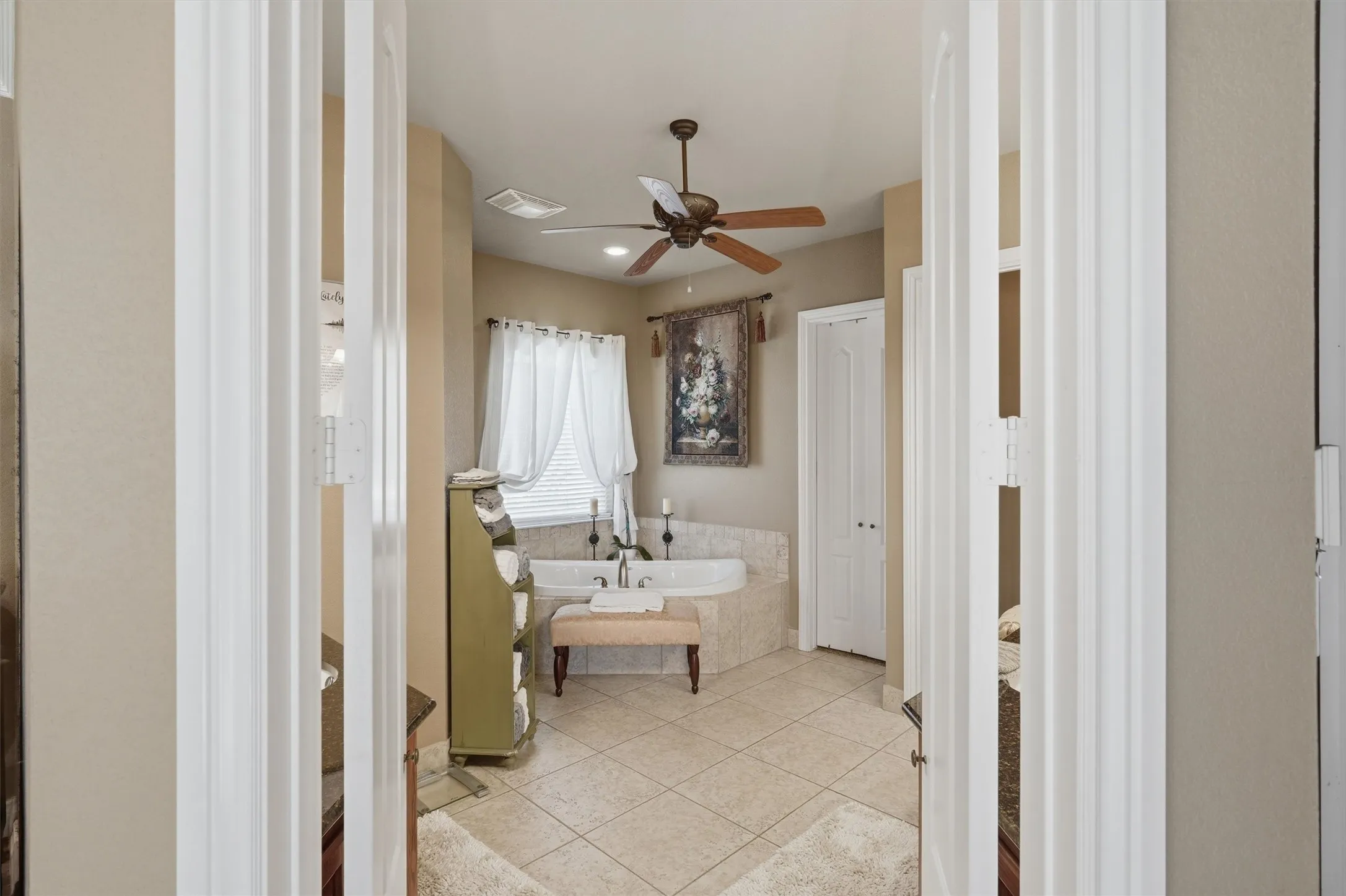 Single Family Residence For Sale in Parker County , 108 Concorde Circle, Cresson, Texas 76035, 3 Bedroom, 3 Bathroom, 3 Garage spaces, 3,330 Sqft, built in 2006, mls#21340192, Real Estate Agent in Cresson, Homes For Sale in Parker county, Homes For Sale in Cresson, Realtor in Cresson Texas, Real Estate Brokerage Independent Realty Texas, Luminita Cordes Realtor