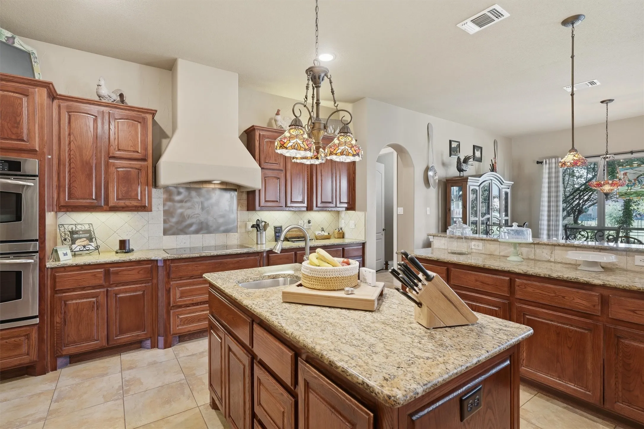 Single Family Residence For Sale in Parker County , 108 Concorde Circle, Cresson, Texas 76035, 3 Bedroom, 3 Bathroom, 3 Garage spaces, 3,330 Sqft, built in 2006, mls#21340192, Real Estate Agent in Cresson, Homes For Sale in Parker county, Homes For Sale in Cresson, Realtor in Cresson Texas, Real Estate Brokerage Independent Realty Texas, Luminita Cordes Realtor