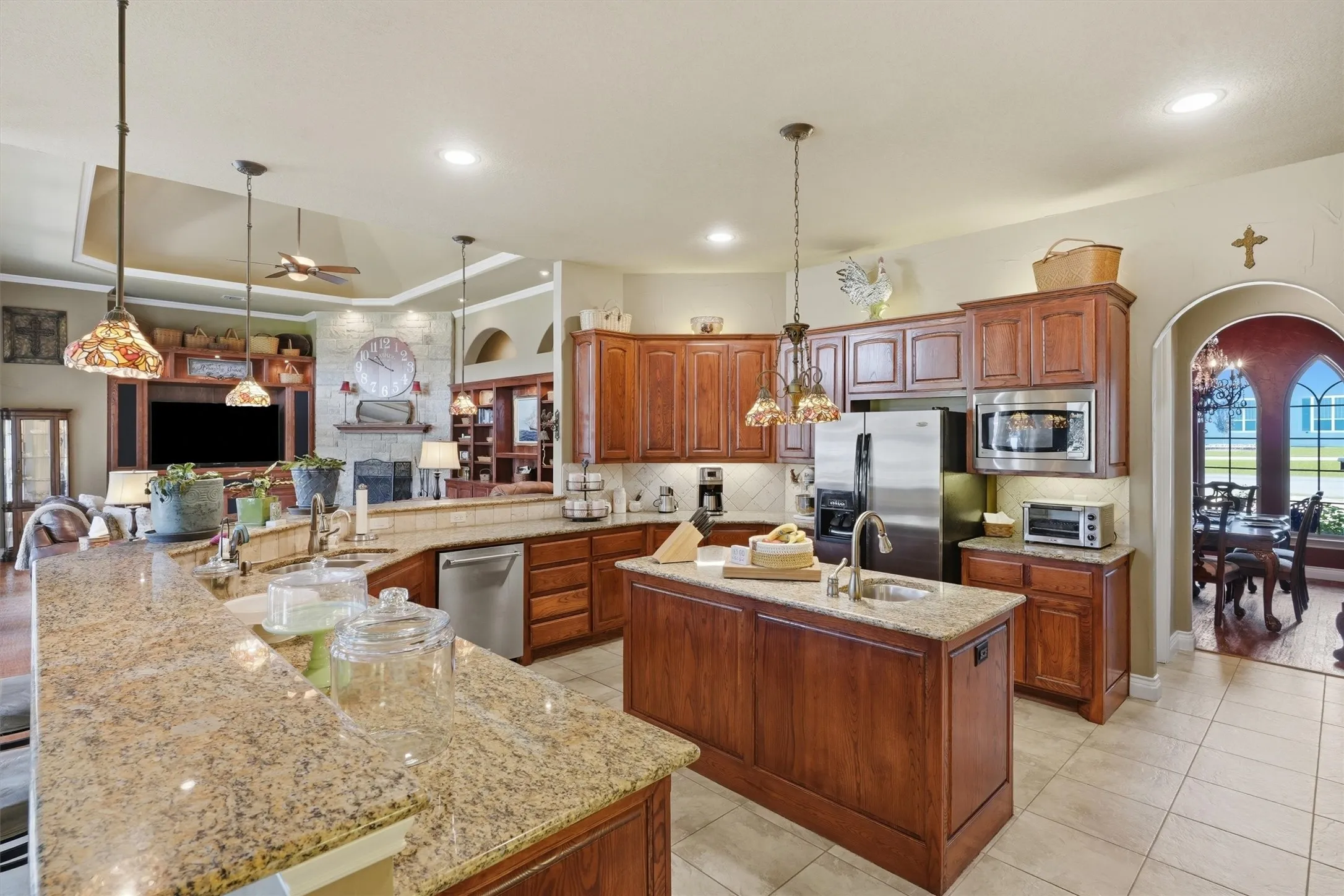 Single Family Residence For Sale in Parker County , 108 Concorde Circle, Cresson, Texas 76035, 3 Bedroom, 3 Bathroom, 3 Garage spaces, 3,330 Sqft, built in 2006, mls#21340192, Real Estate Agent in Cresson, Homes For Sale in Parker county, Homes For Sale in Cresson, Realtor in Cresson Texas, Real Estate Brokerage Independent Realty Texas, Luminita Cordes Realtor