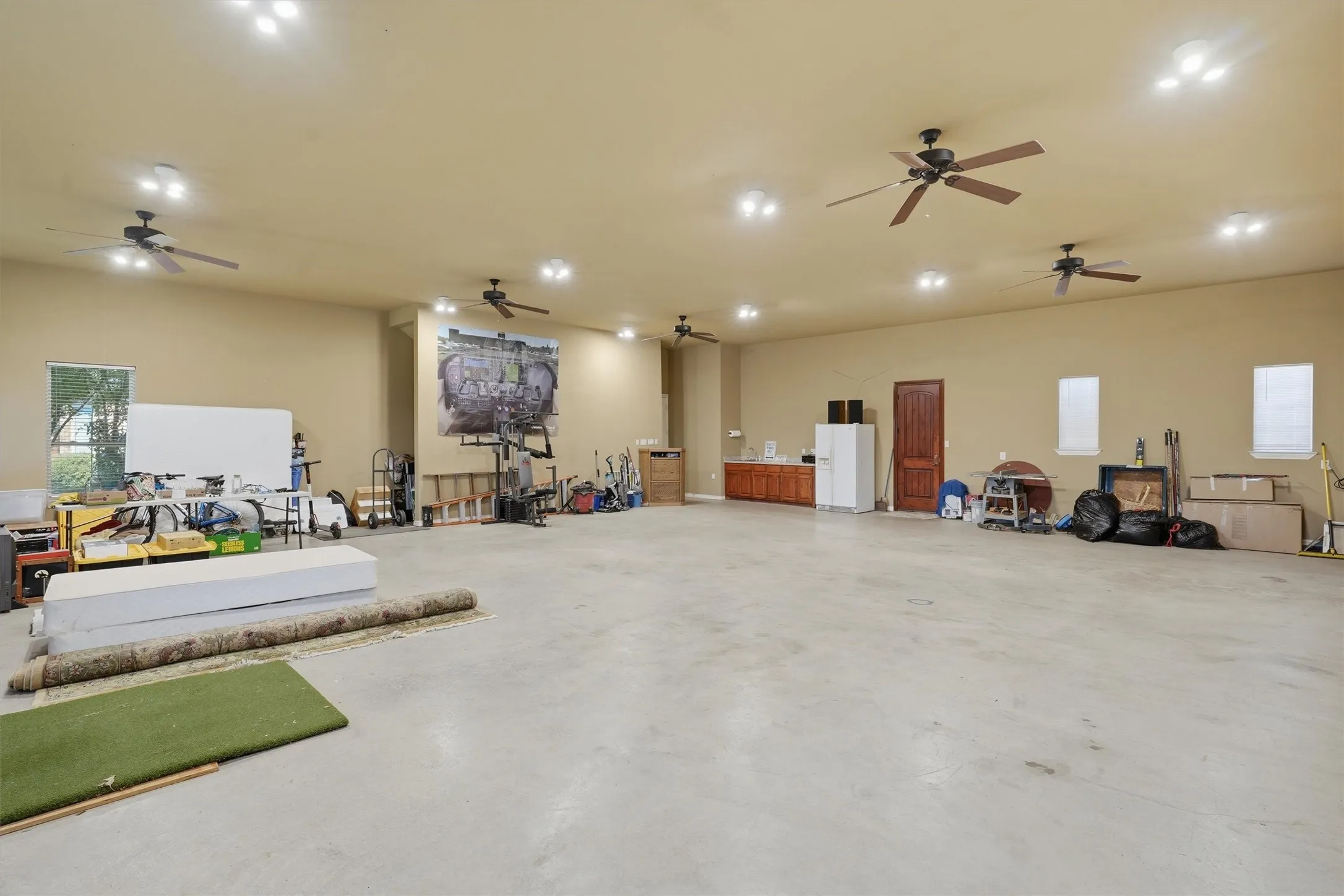 Single Family Residence For Sale in Parker County , 108 Concorde Circle, Cresson, Texas 76035, 3 Bedroom, 3 Bathroom, 3 Garage spaces, 3,330 Sqft, built in 2006, mls#21340192, Real Estate Agent in Cresson, Homes For Sale in Parker county, Homes For Sale in Cresson, Realtor in Cresson Texas, Real Estate Brokerage Independent Realty Texas, Luminita Cordes Realtor