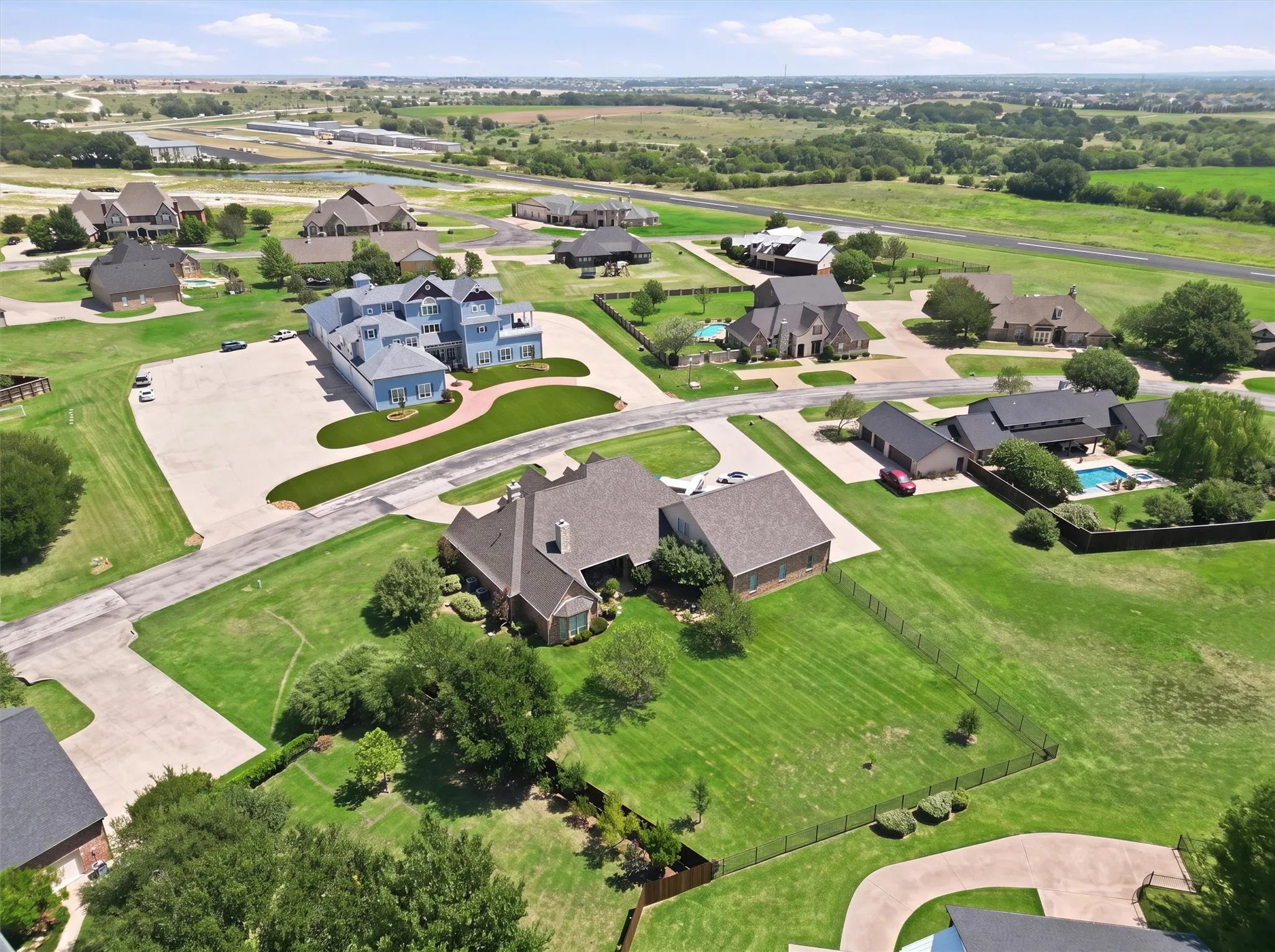 Single Family Residence For Sale in Parker County , 108 Concorde Circle, Cresson, Texas 76035, 3 Bedroom, 3 Bathroom, 3 Garage spaces, 3,330 Sqft, built in 2006, mls#21340192, Real Estate Agent in Cresson, Homes For Sale in Parker county, Homes For Sale in Cresson, Realtor in Cresson Texas, Real Estate Brokerage Independent Realty Texas, Luminita Cordes Realtor