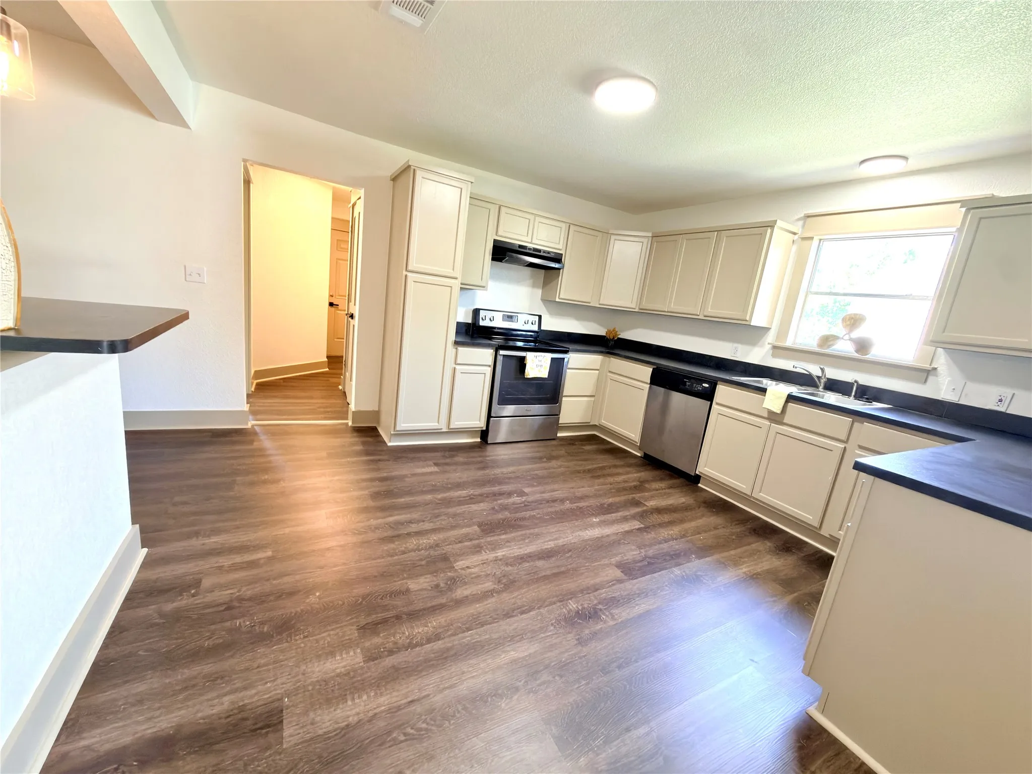 Single Family Residence For Sale in Mills County , 707 Reynolds Street, Goldthwaite, Texas 76844, 3 Bedroom, 2 Bathroom, Garage spaces, 1,360 Sqft, built in 0, Price $194,000, mls#21341157, Real Estate Agent in Goldthwaite, Homes For Sale in Mills county, Homes For Sale in Goldthwaite, Realtor in Goldthwaite Texas, Real Estate Brokerage Independent Realty Texas, Luminita Cordes Realtor