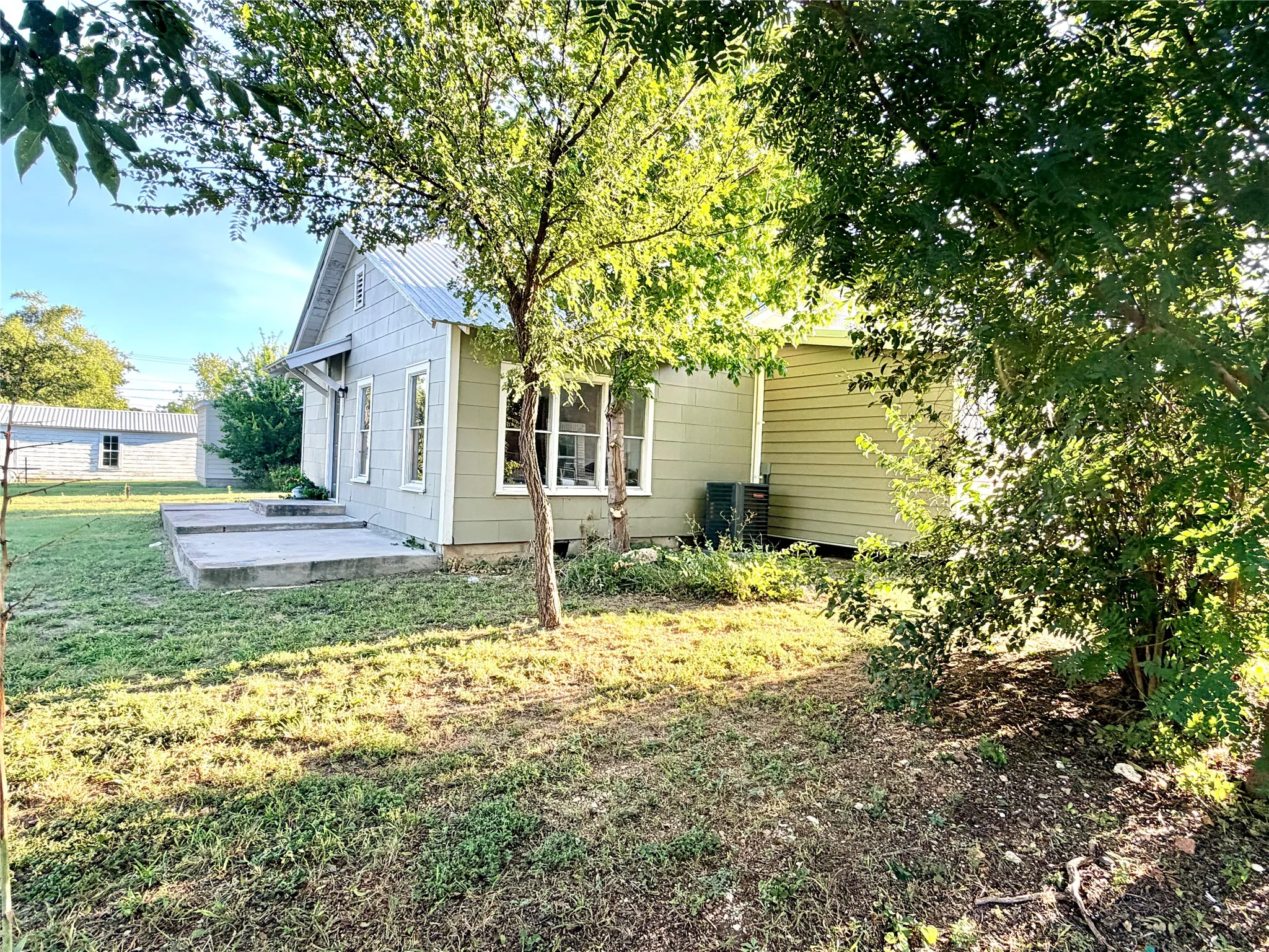 Single Family Residence For Sale in Mills County , 707 Reynolds Street, Goldthwaite, Texas 76844, 3 Bedroom, 2 Bathroom, Garage spaces, 1,360 Sqft, built in 0, Price $194,000, mls#21341157, Real Estate Agent in Goldthwaite, Homes For Sale in Mills county, Homes For Sale in Goldthwaite, Realtor in Goldthwaite Texas, Real Estate Brokerage Independent Realty Texas, Luminita Cordes Realtor