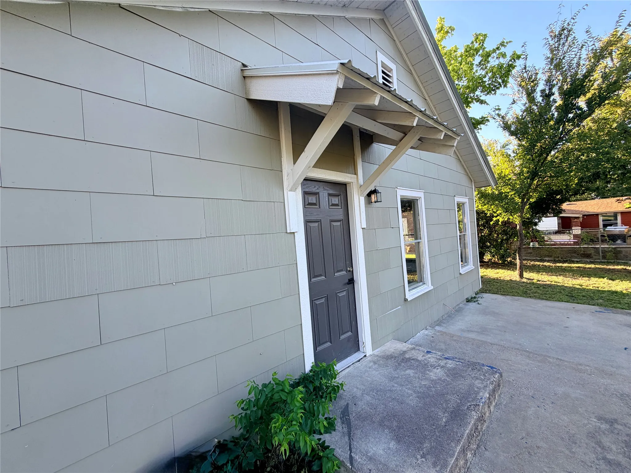 Single Family Residence For Sale in Mills County , 707 Reynolds Street, Goldthwaite, Texas 76844, 3 Bedroom, 2 Bathroom, Garage spaces, 1,360 Sqft, built in 0, Price $194,000, mls#21341157, Real Estate Agent in Goldthwaite, Homes For Sale in Mills county, Homes For Sale in Goldthwaite, Realtor in Goldthwaite Texas, Real Estate Brokerage Independent Realty Texas, Luminita Cordes Realtor