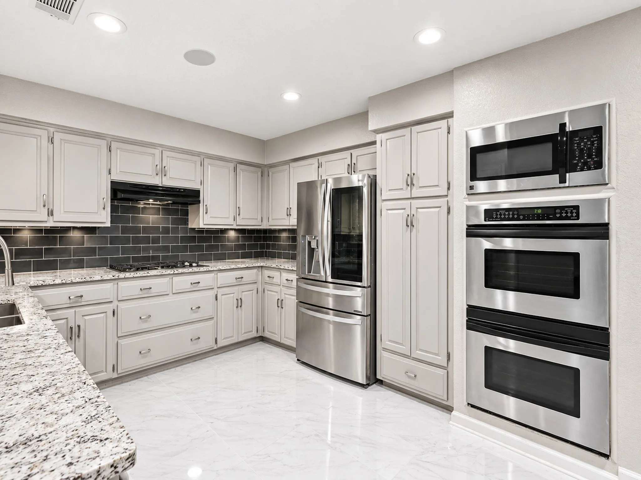 granite kitchen