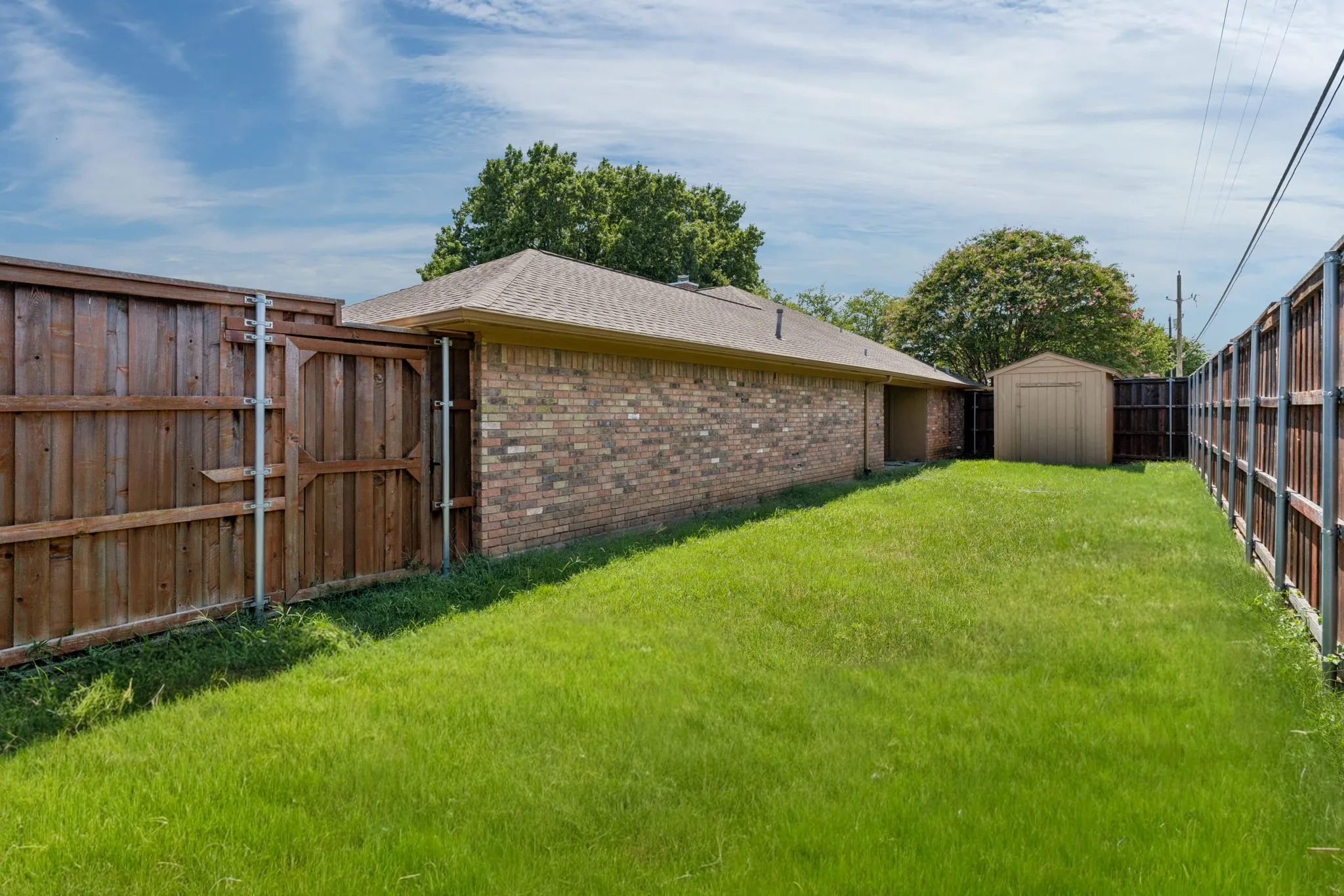 Single Family Residence For Sale in Collin County , 2416 Peachtree Lane, Plano, Texas 75074, 3 Bedroom, 2 Bathroom, 2 Garage spaces, 2,204 Sqft, built in 1980, mls#21335896, Real Estate Agent in Plano, Homes For Sale in Collin county, Homes For Sale in Plano, Realtor in Plano Texas, Real Estate Brokerage Independent Realty Texas, Luminita Cordes Realtor