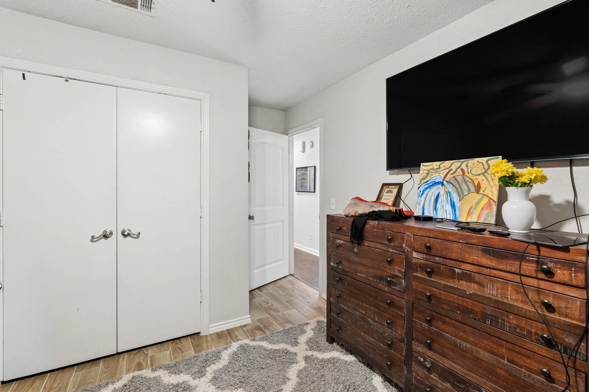 Single Family Residence For Sale in Collin County , 2416 Peachtree Lane, Plano, Texas 75074, 3 Bedroom, 2 Bathroom, 2 Garage spaces, 2,204 Sqft, built in 1980, mls#21335896, Real Estate Agent in Plano, Homes For Sale in Collin county, Homes For Sale in Plano, Realtor in Plano Texas, Real Estate Brokerage Independent Realty Texas, Luminita Cordes Realtor