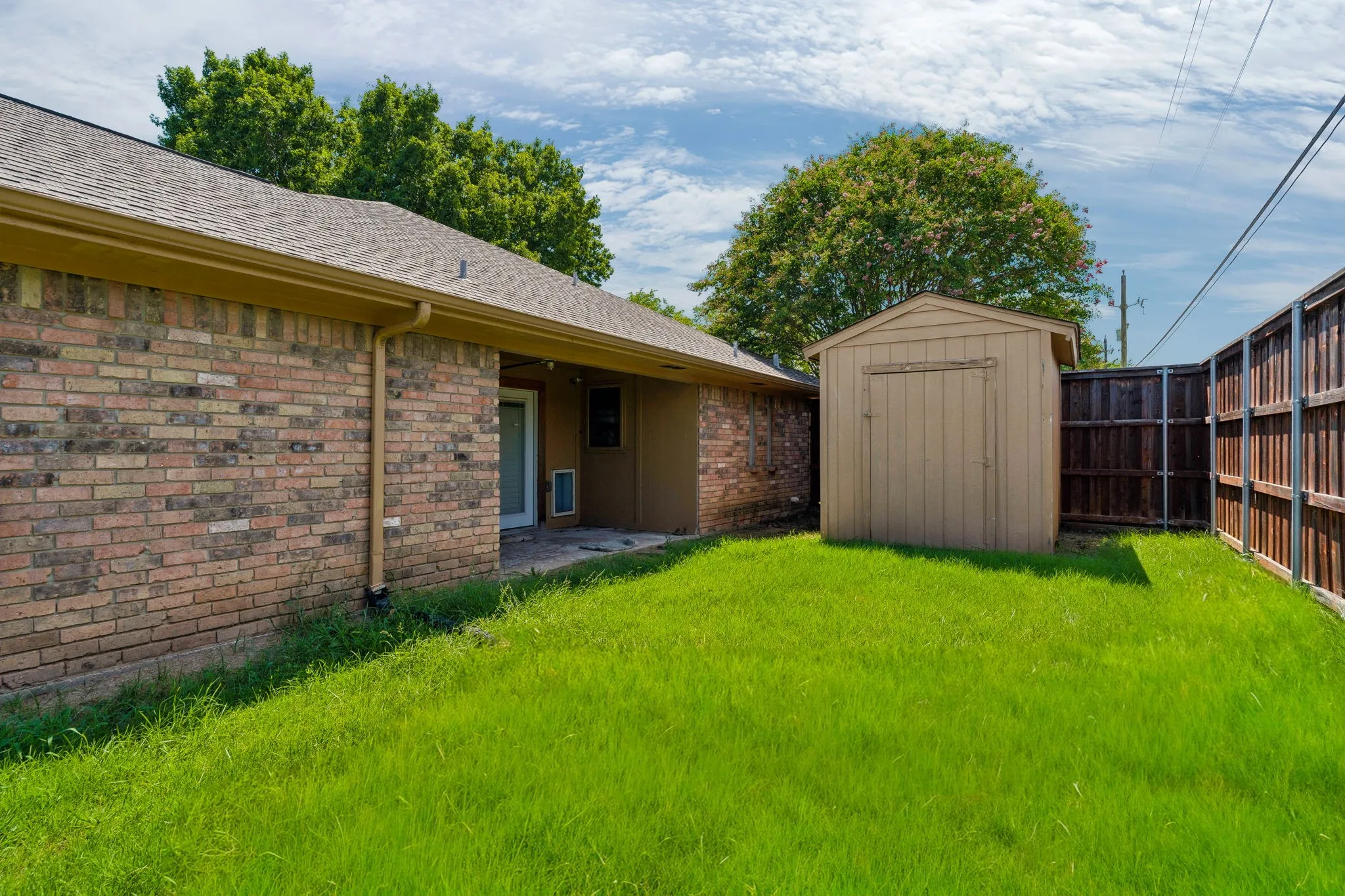 Single Family Residence For Sale in Collin County , 2416 Peachtree Lane, Plano, Texas 75074, 3 Bedroom, 2 Bathroom, 2 Garage spaces, 2,204 Sqft, built in 1980, mls#21335896, Real Estate Agent in Plano, Homes For Sale in Collin county, Homes For Sale in Plano, Realtor in Plano Texas, Real Estate Brokerage Independent Realty Texas, Luminita Cordes Realtor