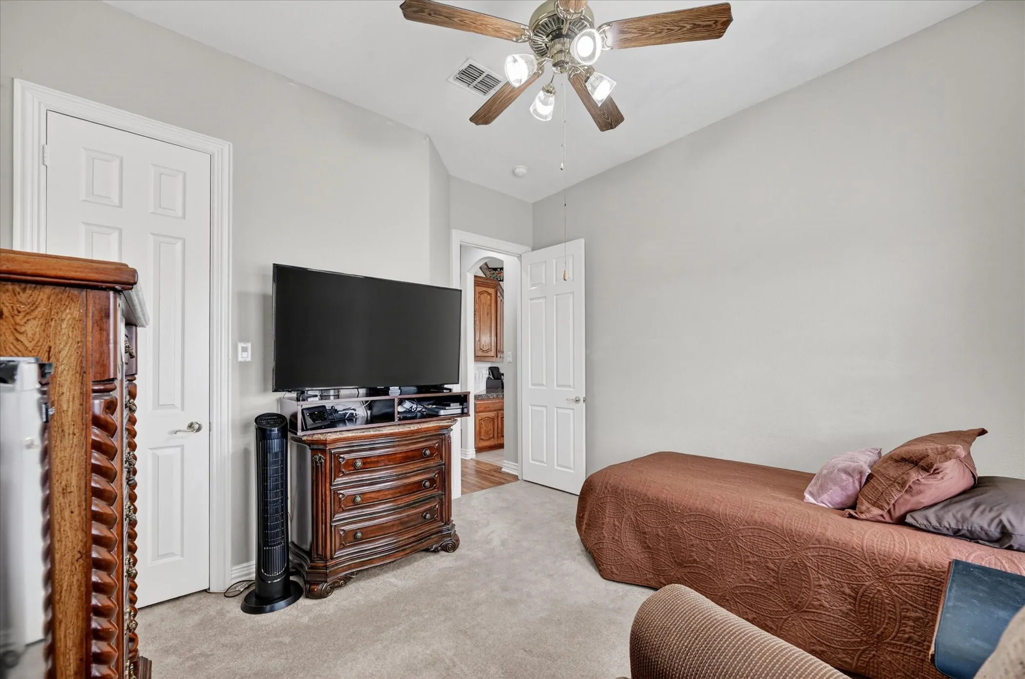 Single Family Residence For Sale in Denton County , 4409 Argyle Lane, Denton, Texas 76226, 4 Bedroom, 4 Bathroom, 3 Garage spaces, 3,005 Sqft, built in 2001, mls#21339956, Real Estate Agent in Denton, Homes For Sale in Denton county, Homes For Sale in Denton, Realtor in Denton Texas, Real Estate Brokerage Independent Realty Texas, Luminita Cordes Realtor
