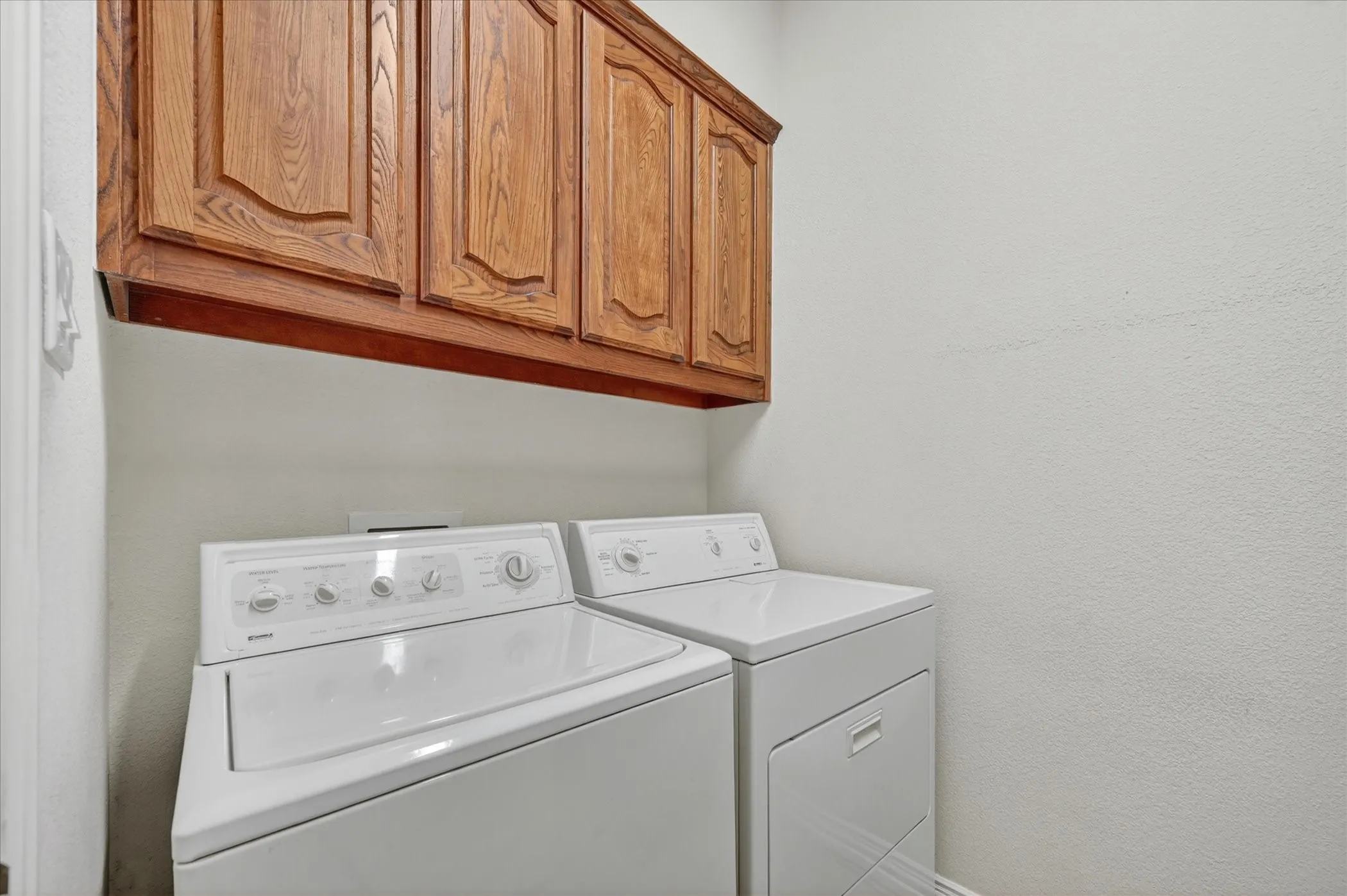 Single Family Residence For Sale in Denton County , 4409 Argyle Lane, Denton, Texas 76226, 4 Bedroom, 4 Bathroom, 3 Garage spaces, 3,005 Sqft, built in 2001, mls#21339956, Real Estate Agent in Denton, Homes For Sale in Denton county, Homes For Sale in Denton, Realtor in Denton Texas, Real Estate Brokerage Independent Realty Texas, Luminita Cordes Realtor