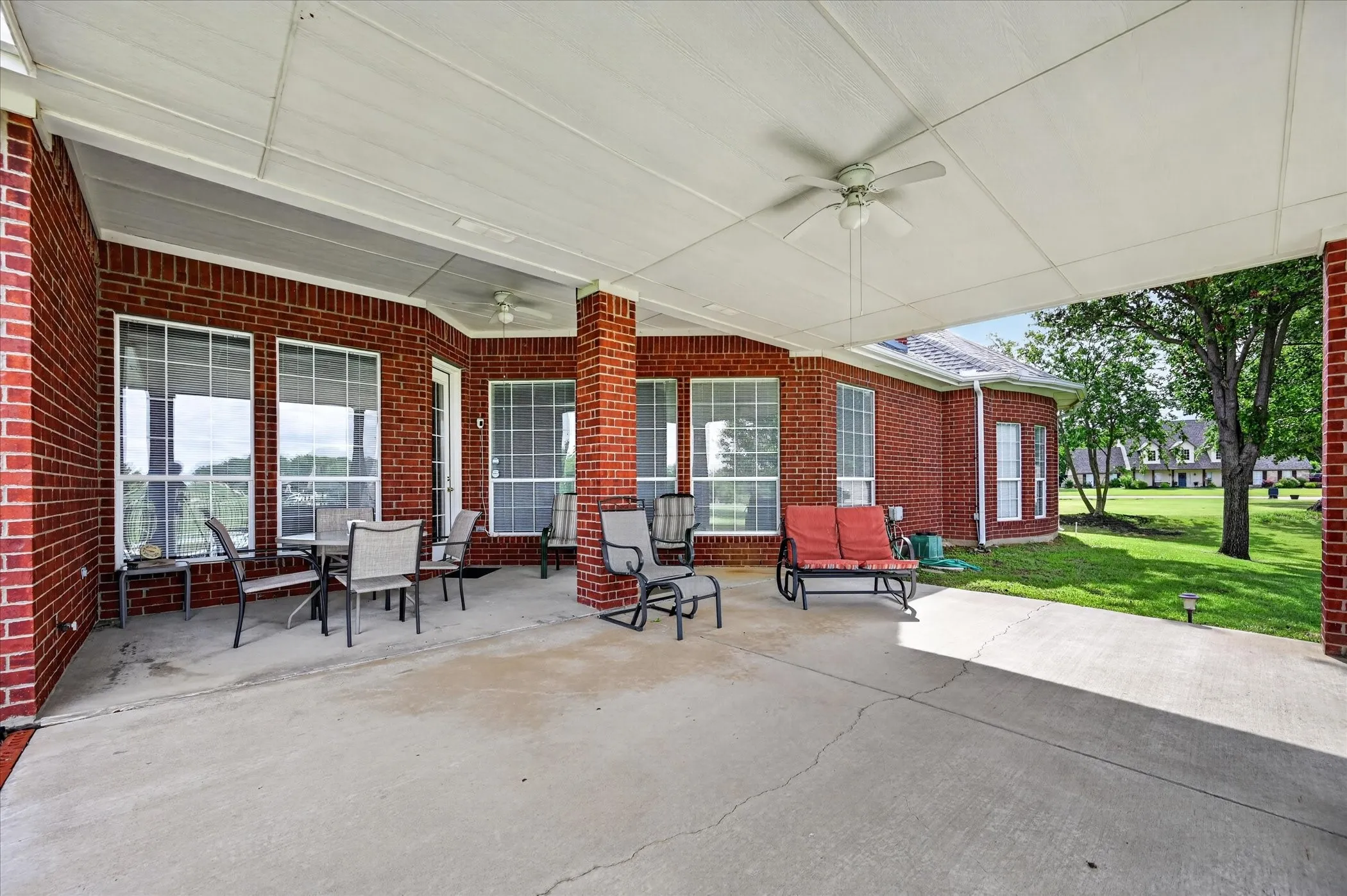 Single Family Residence For Sale in Denton County , 4409 Argyle Lane, Denton, Texas 76226, 4 Bedroom, 4 Bathroom, 3 Garage spaces, 3,005 Sqft, built in 2001, mls#21339956, Real Estate Agent in Denton, Homes For Sale in Denton county, Homes For Sale in Denton, Realtor in Denton Texas, Real Estate Brokerage Independent Realty Texas, Luminita Cordes Realtor