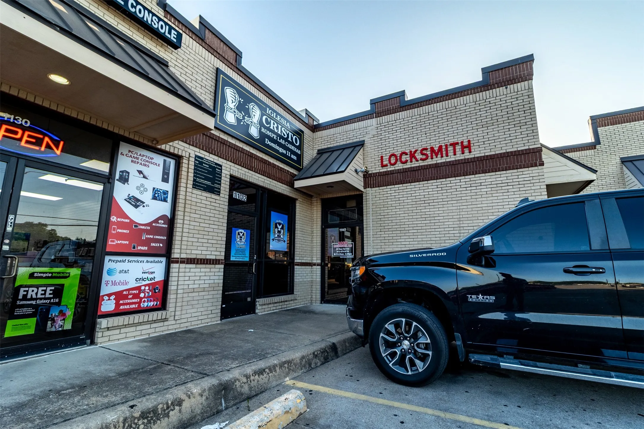 Retail For Sale in Dallas County , 1108 W Pioneer Drive 9, Irving, Texas 75061, 0, 0, Garage spaces, 0 Sqft, built in 1985, Price $2,800,000, mls#21337388, Real Estate Agent in Irving, Homes For Sale in Dallas county, Homes For Sale in Irving, Realtor in Irving Texas, Real Estate Brokerage Independent Realty Texas, Luminita Cordes Realtor