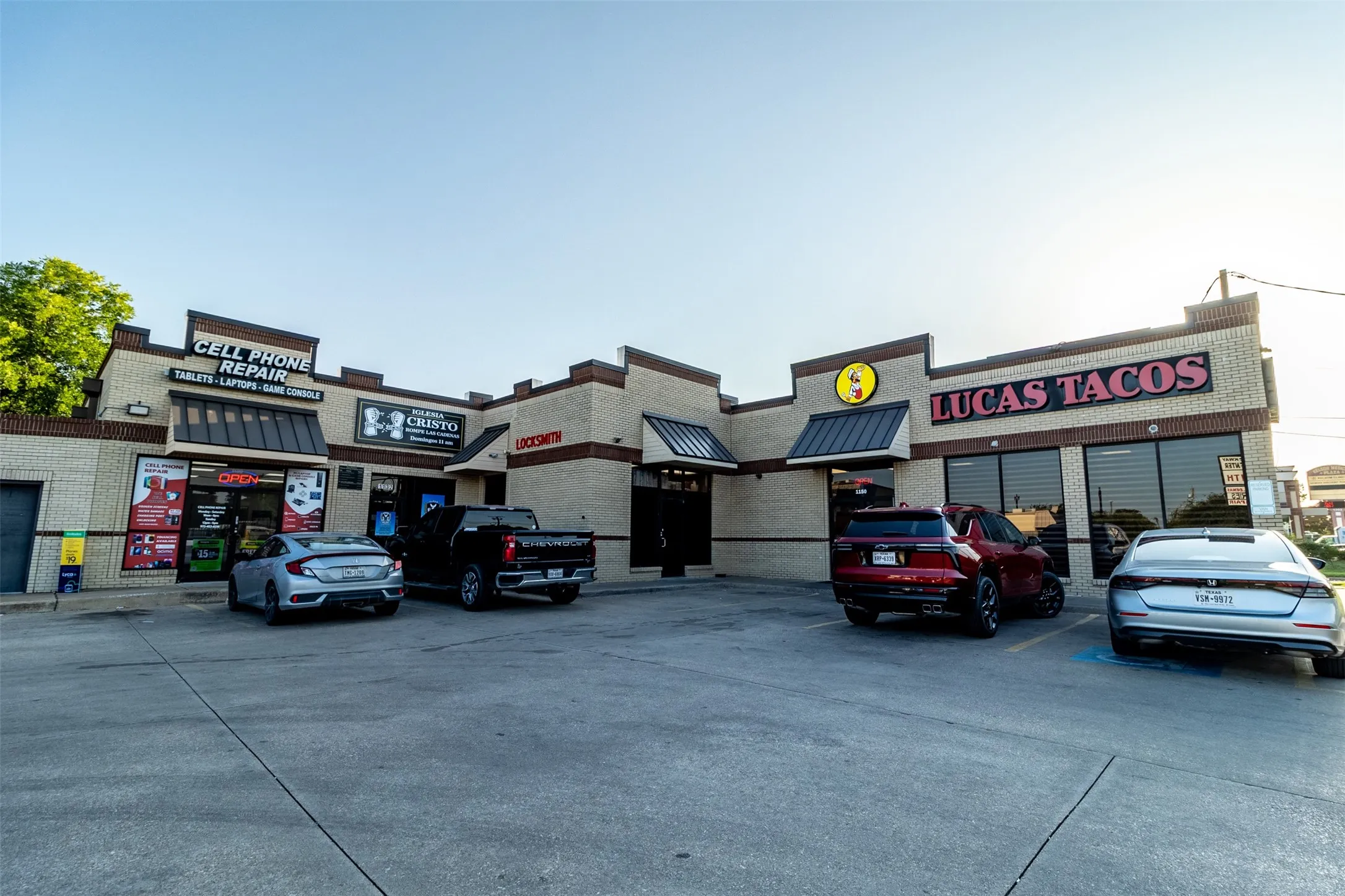 Retail For Sale in Dallas County , 1108 W Pioneer Drive 9, Irving, Texas 75061, 0, 0, Garage spaces, 0 Sqft, built in 1985, Price $2,800,000, mls#21337388, Real Estate Agent in Irving, Homes For Sale in Dallas county, Homes For Sale in Irving, Realtor in Irving Texas, Real Estate Brokerage Independent Realty Texas, Luminita Cordes Realtor