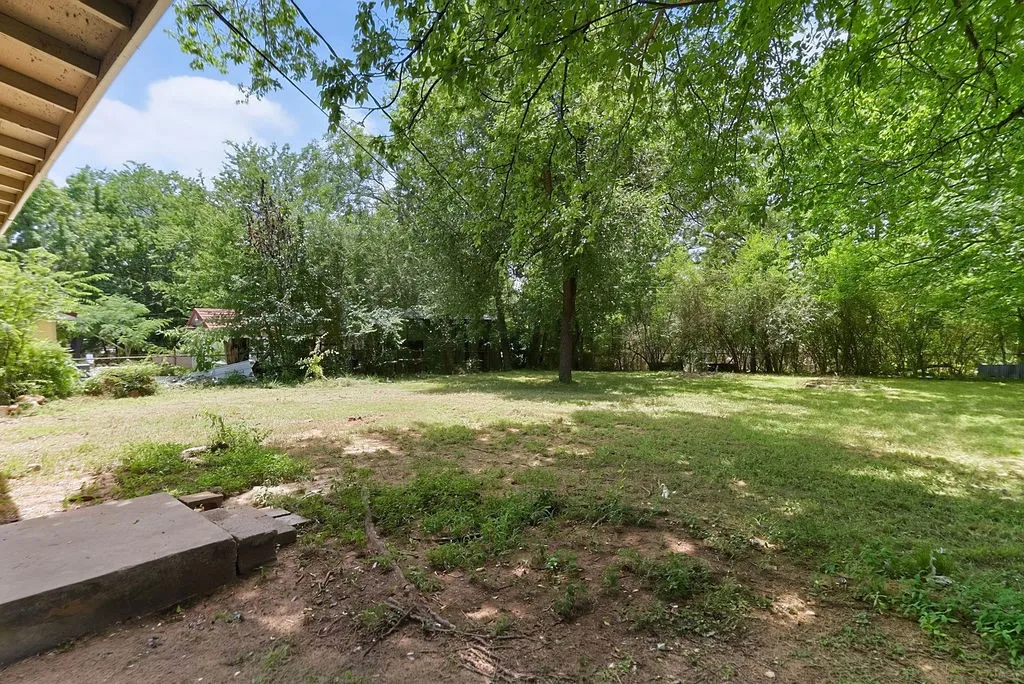 Single Family Residence For Sale in Morris County , 327 Randolph Street, Lone Star, Texas 75668, 2 Bedroom, 1 Bathroom, Garage spaces, 702 Sqft, built in 1955, Price $112,000, mls#21316474, Real Estate Agent in Lone Star, Homes For Sale in Morris county, Homes For Sale in Lone Star, Realtor in Lone Star Texas, Real Estate Brokerage Independent Realty Texas, Luminita Cordes Realtor