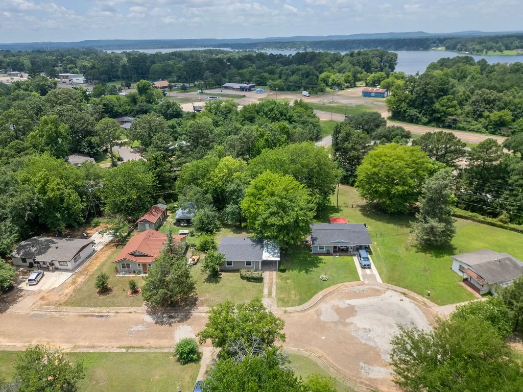 Single Family Residence For Sale in Morris County , 327 Randolph Street, Lone Star, Texas 75668, 2 Bedroom, 1 Bathroom, Garage spaces, 702 Sqft, built in 1955, Price $112,000, mls#21316474, Real Estate Agent in Lone Star, Homes For Sale in Morris county, Homes For Sale in Lone Star, Realtor in Lone Star Texas, Real Estate Brokerage Independent Realty Texas, Luminita Cordes Realtor